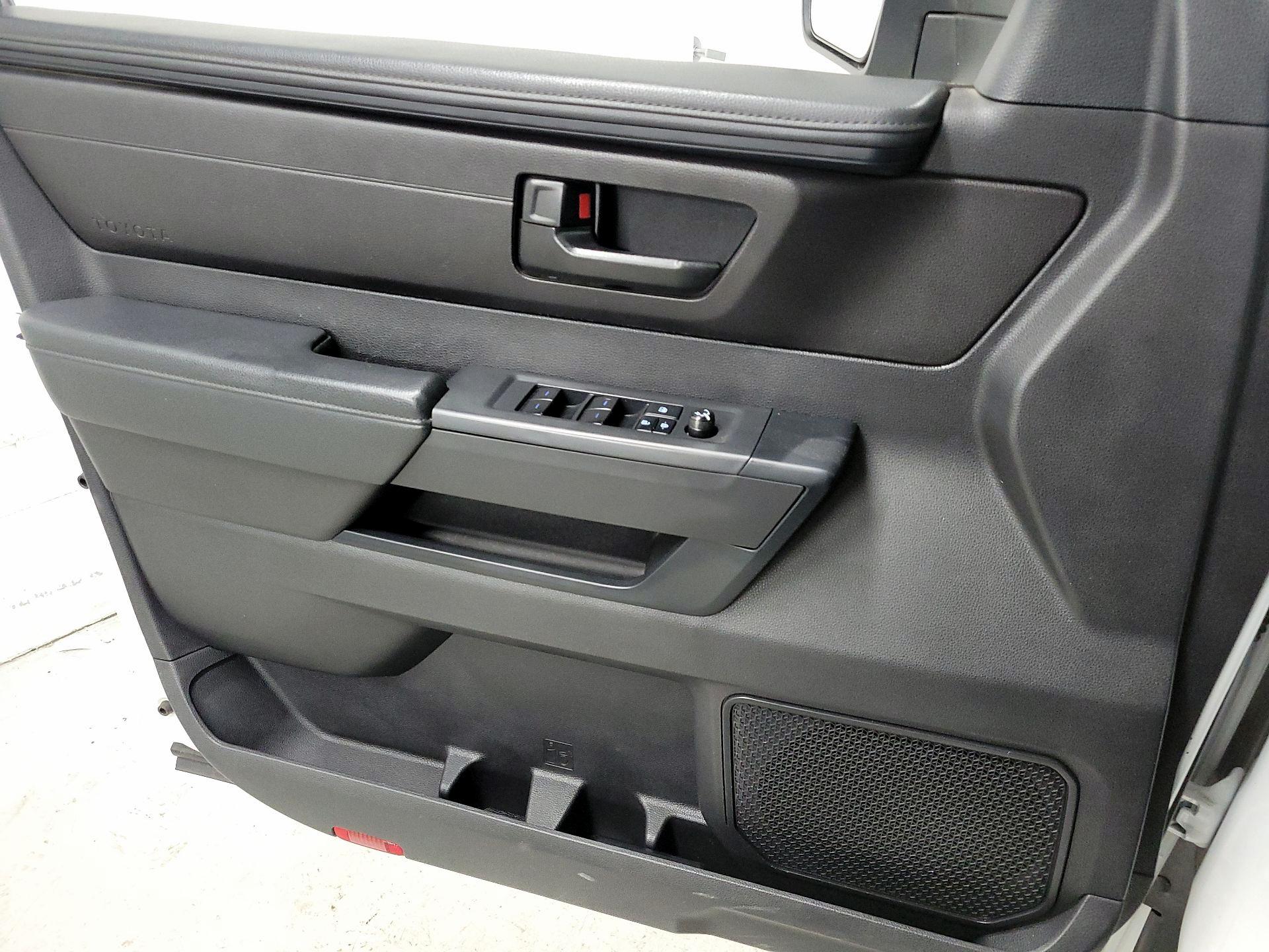 Thumbnail: 2022 Toyota Tundra - 12