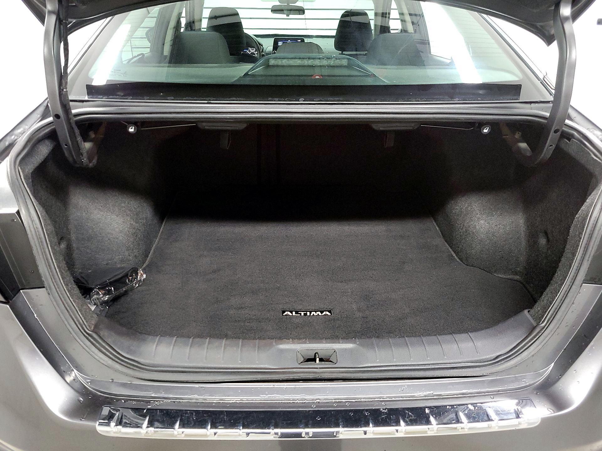 Thumbnail: 2022 Nissan Altima - 20