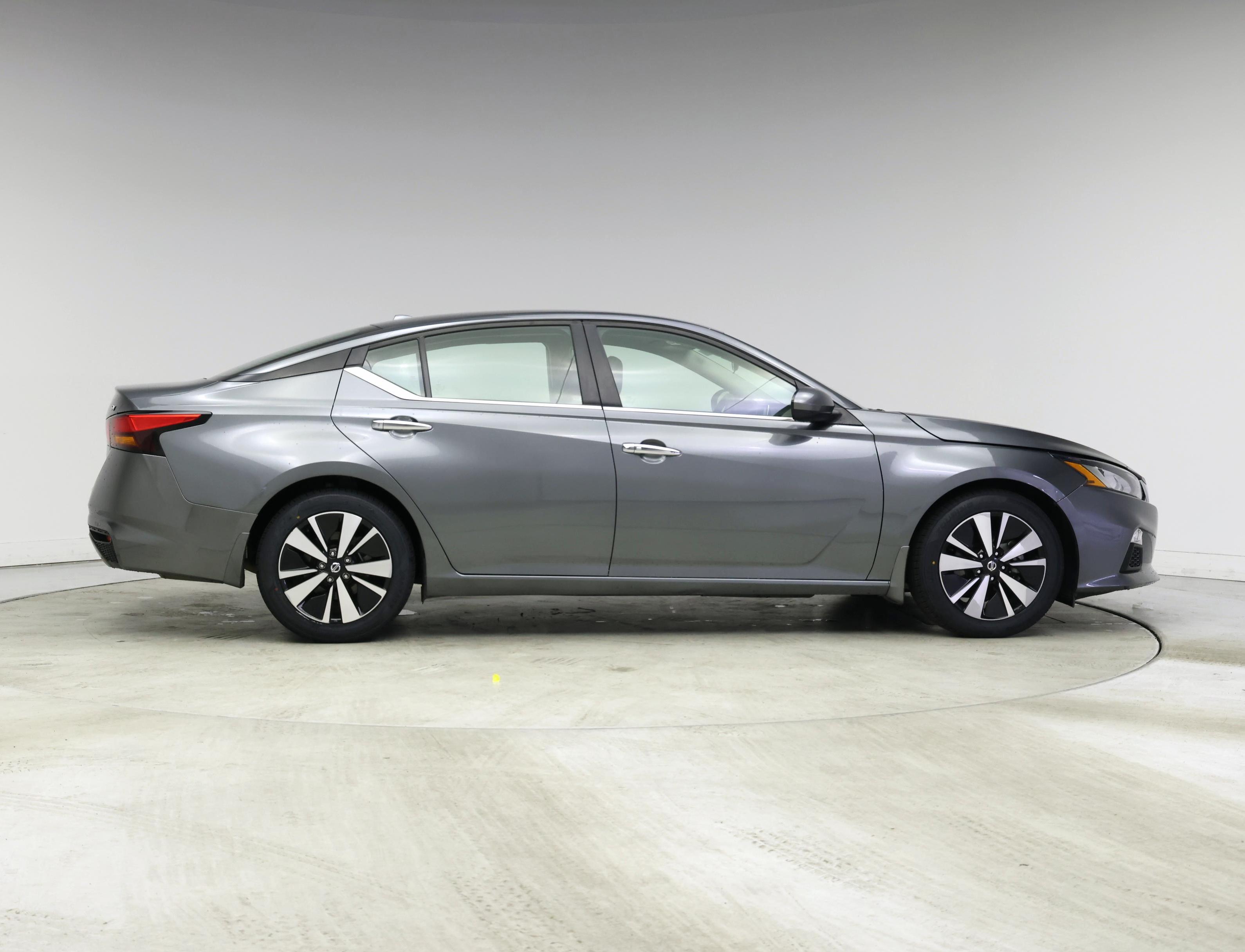 Thumbnail: 2022 Nissan Altima - 7