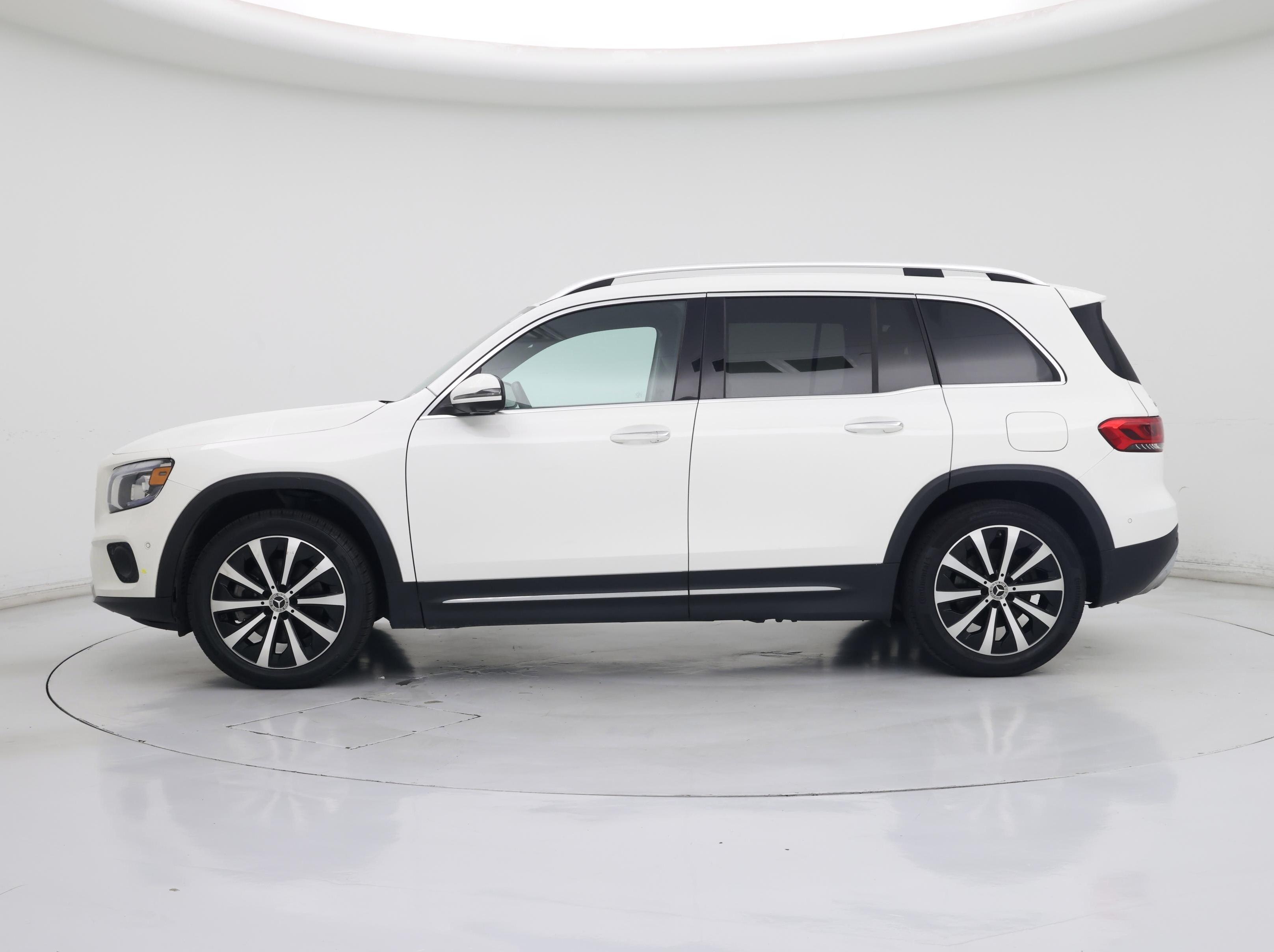 Thumbnail: 2021 Mercedes-Benz GLB - 3
