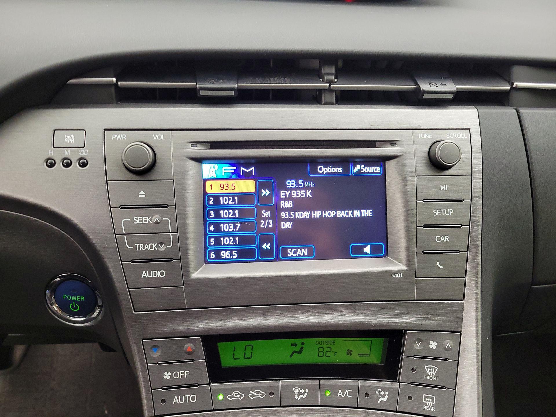 Thumbnail: 2014 Toyota Prius - 14