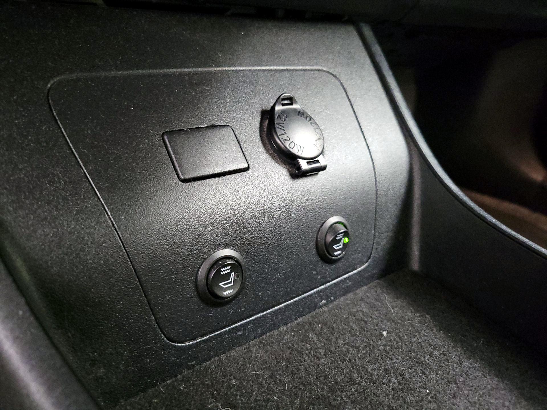 Thumbnail: 2014 Toyota Prius - 17