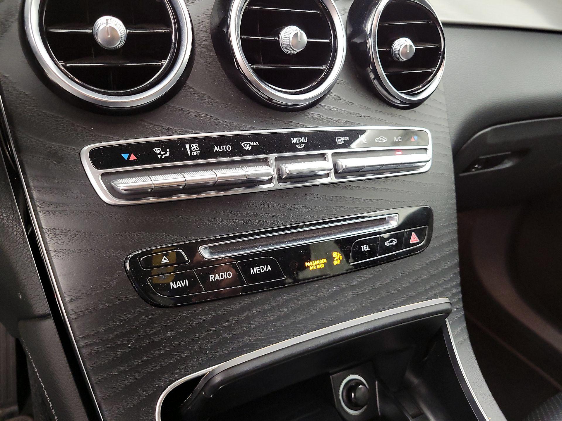 Thumbnail: 2019 Mercedes-Benz GLC - 16