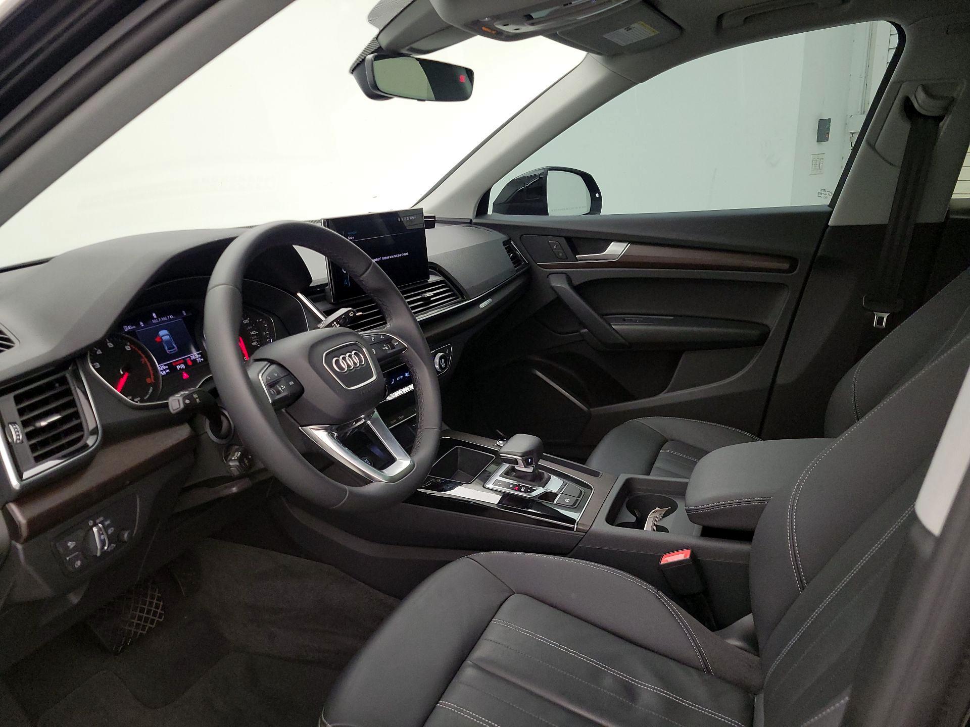 Thumbnail: 2023 Audi Q5 - 11