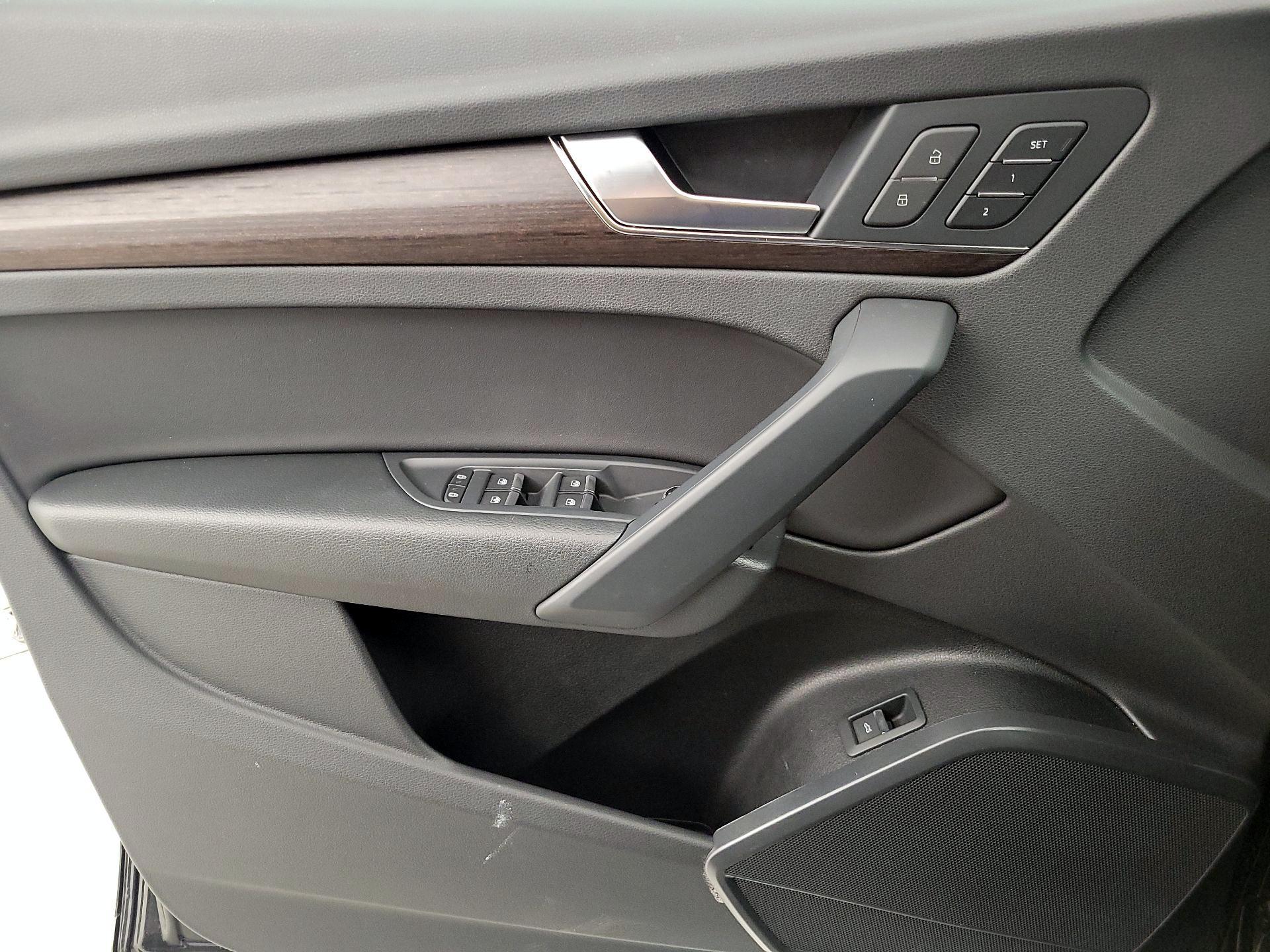 Thumbnail: 2023 Audi Q5 - 12