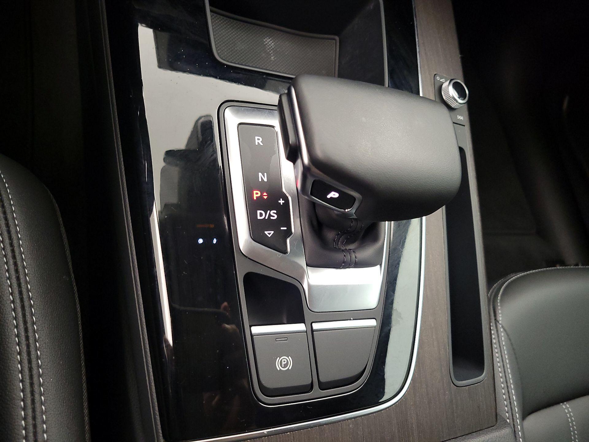 Thumbnail: 2023 Audi Q5 - 17