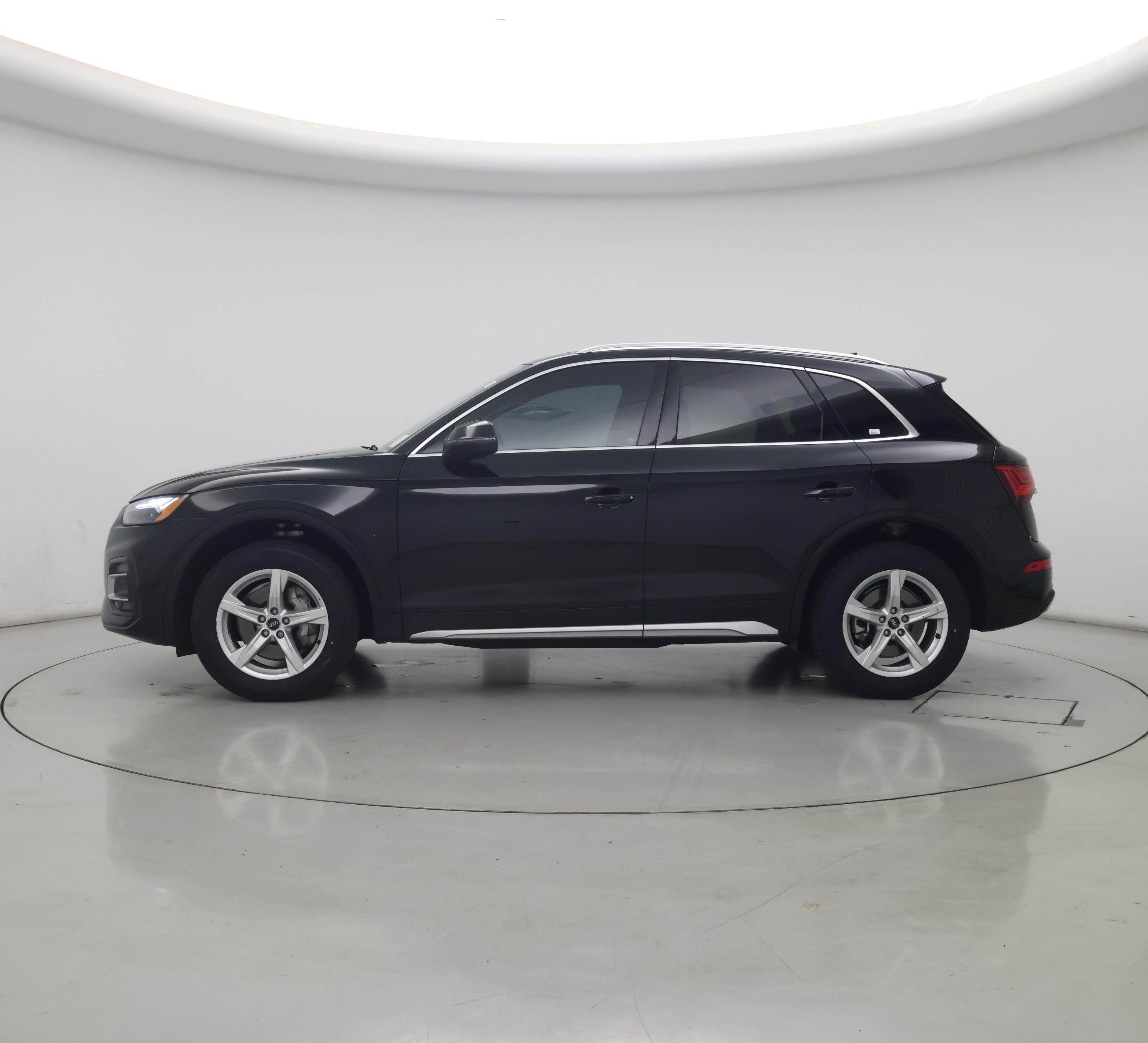 Thumbnail: 2023 Audi Q5 - 3