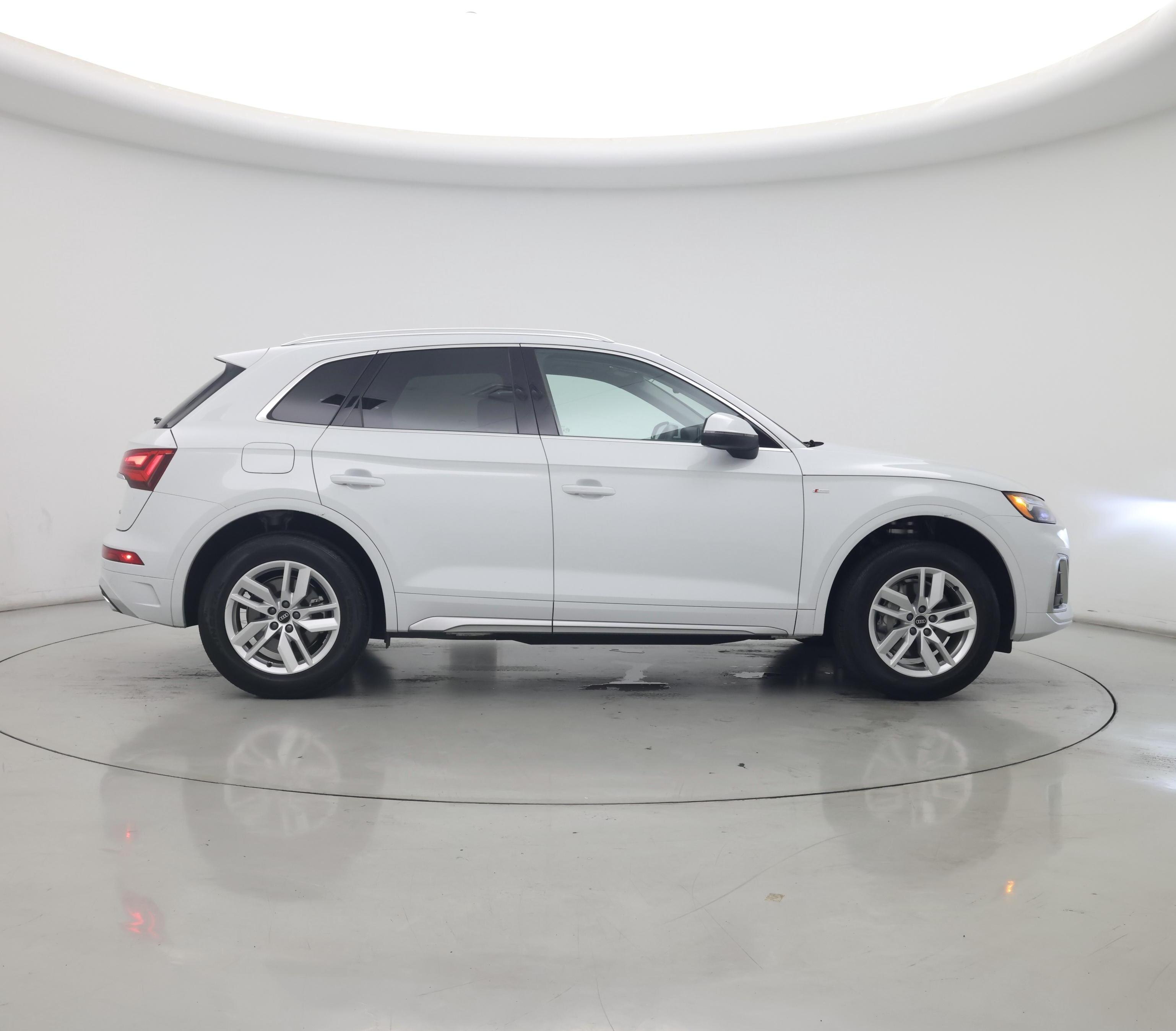 Thumbnail: 2023 Audi Q5 - 7