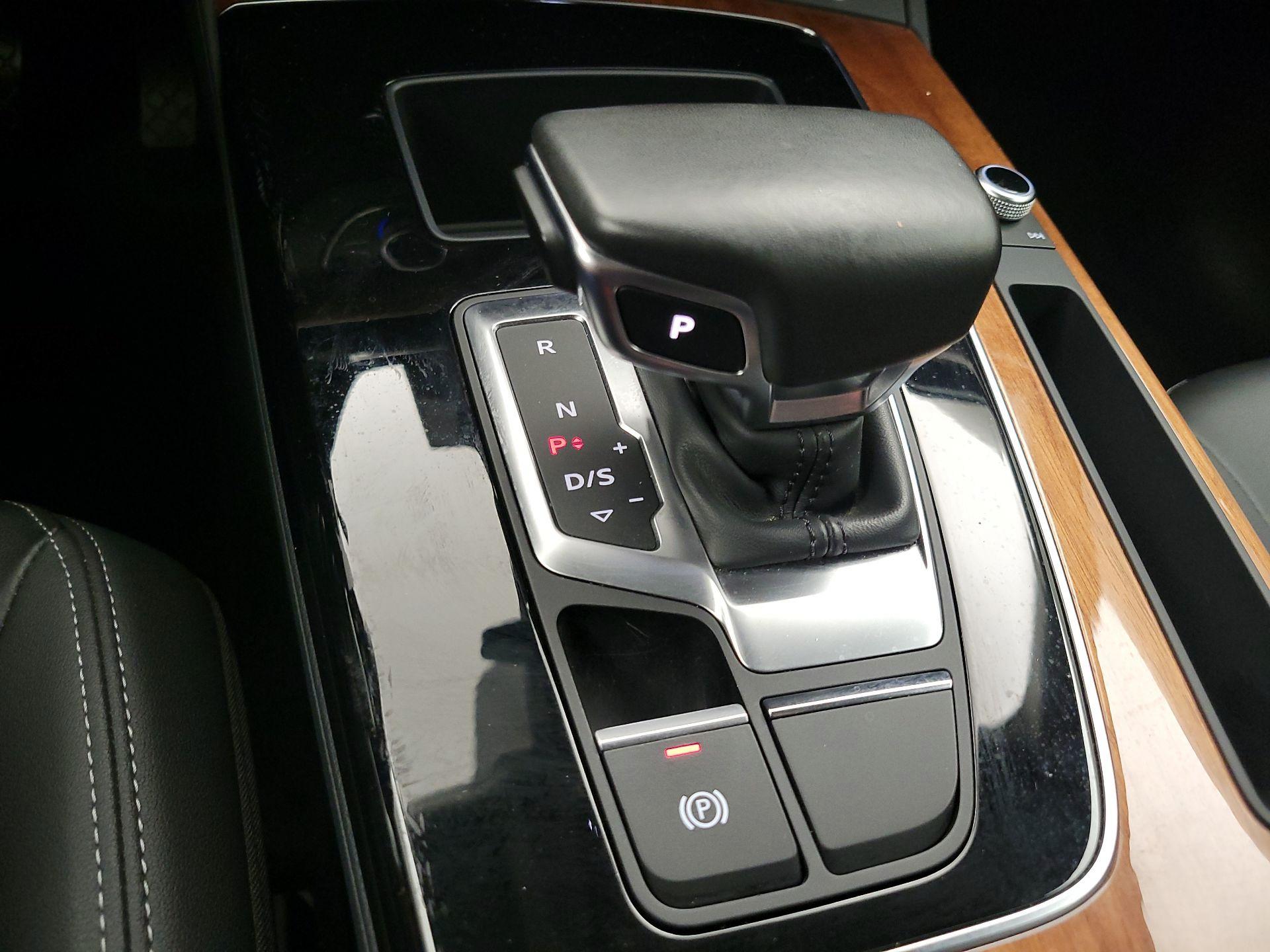 Thumbnail: 2023 Audi Q5 - 17