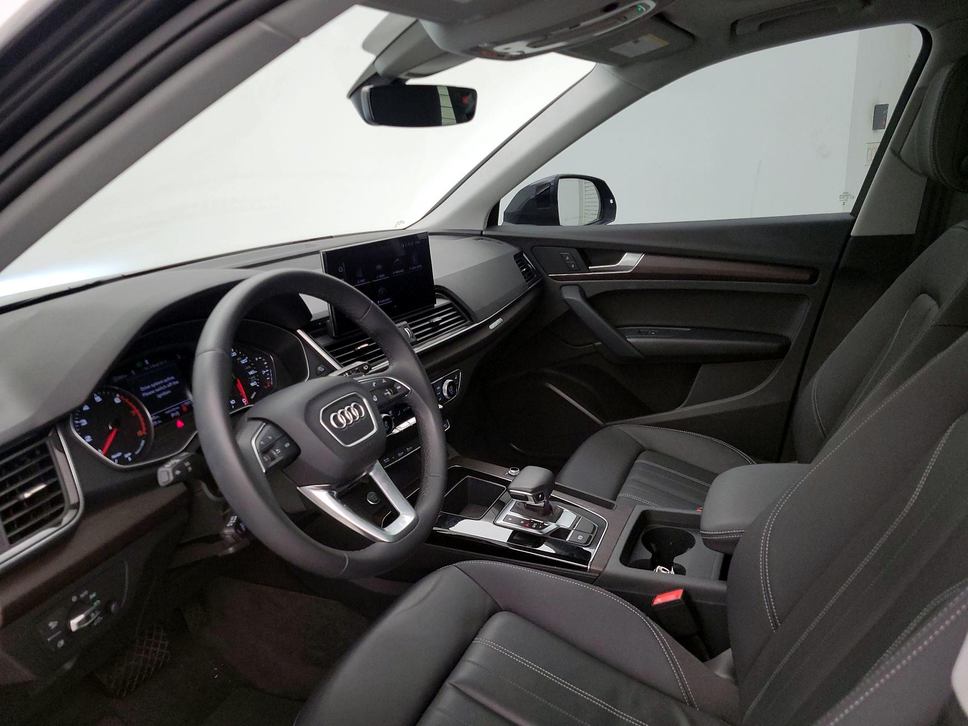 Thumbnail: 2023 Audi Q5 - 11