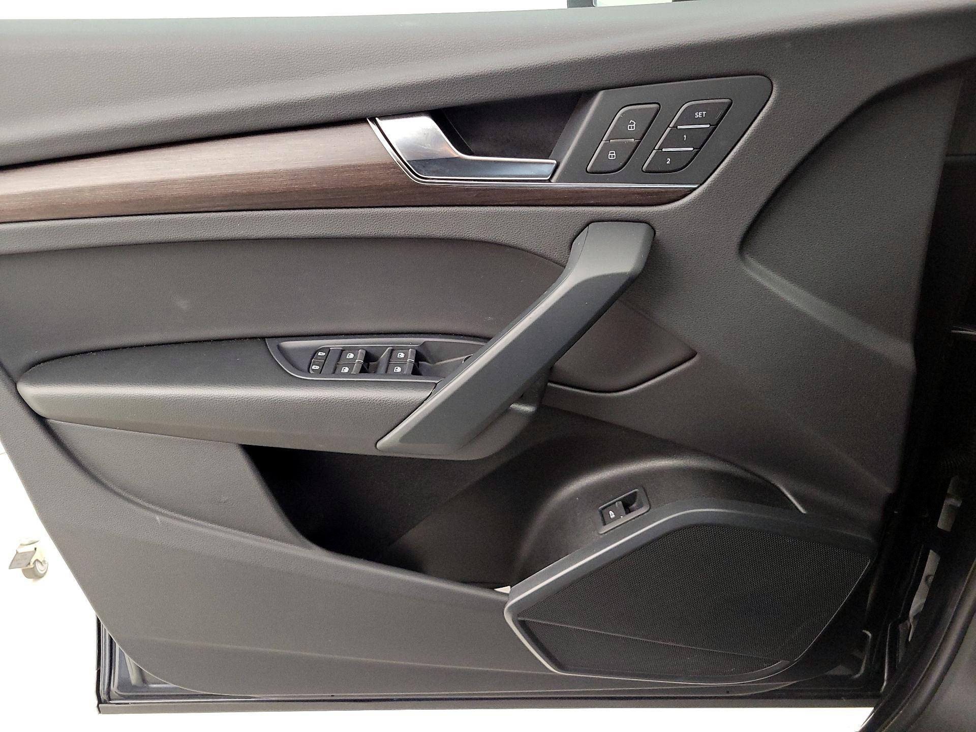 Thumbnail: 2023 Audi Q5 - 12