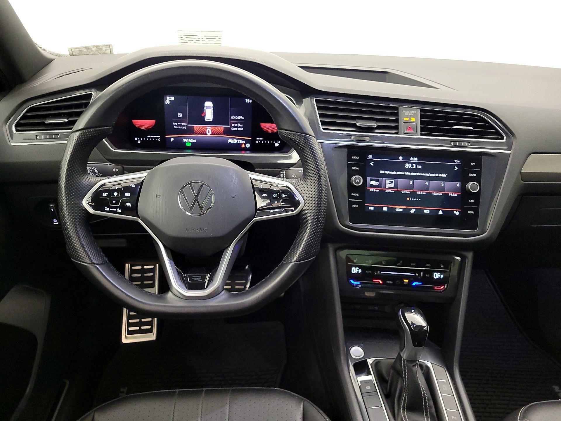 Thumbnail: 2022 Volkswagen Tiguan - 10