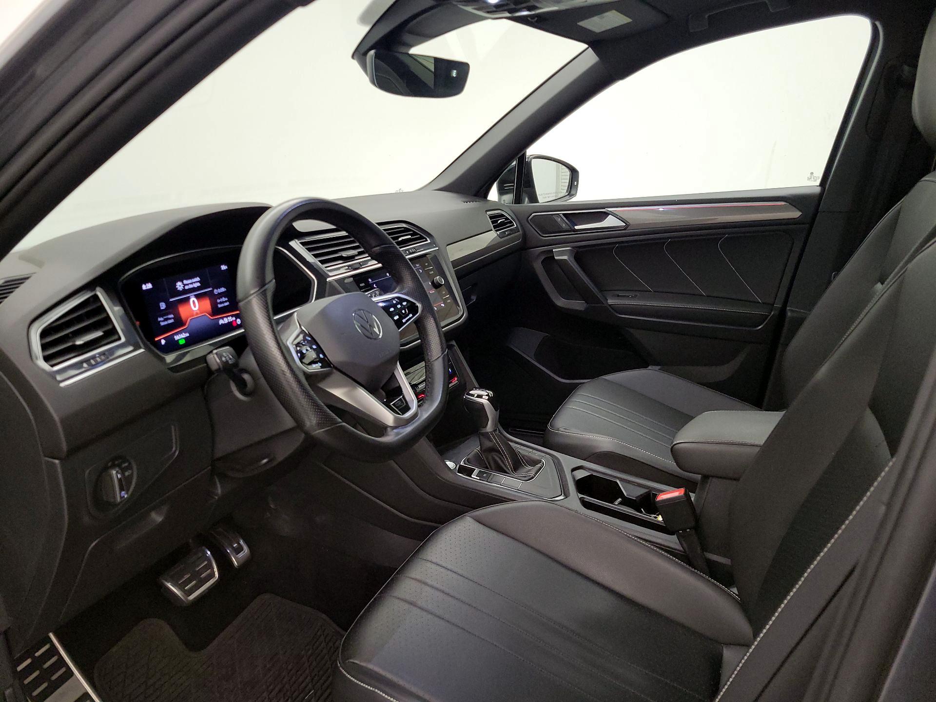 Thumbnail: 2022 Volkswagen Tiguan - 11