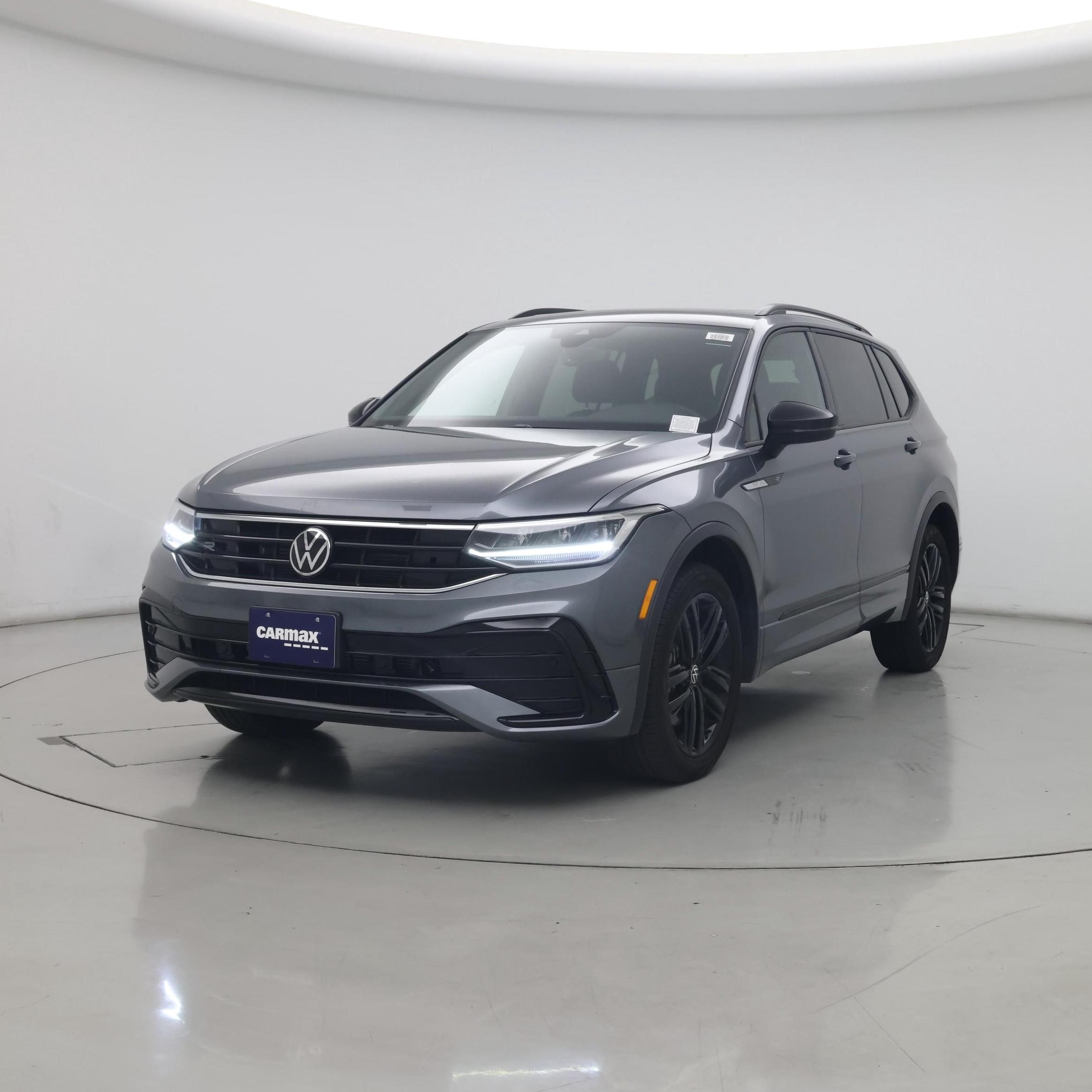 Thumbnail: 2022 Volkswagen Tiguan - 4