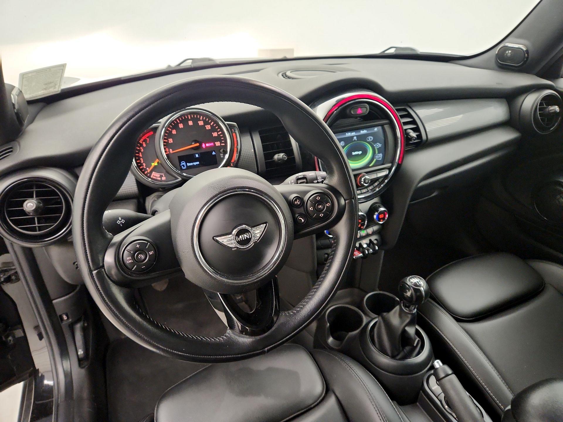Thumbnail: 2018 MINI Cooper Hardtop - 9