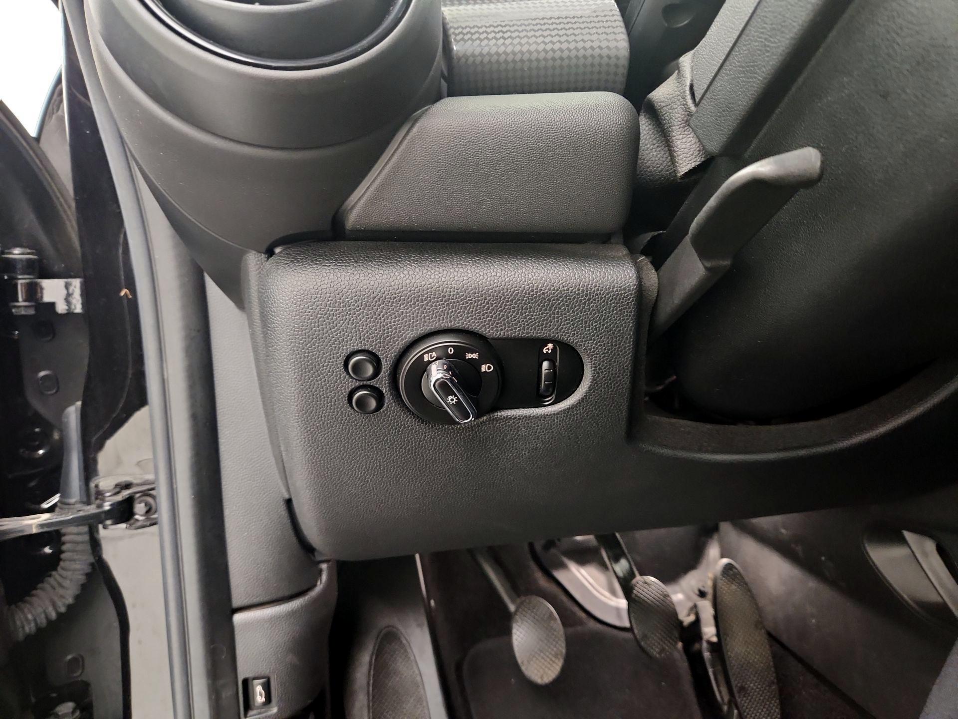 Thumbnail: 2018 MINI Cooper Hardtop - 13