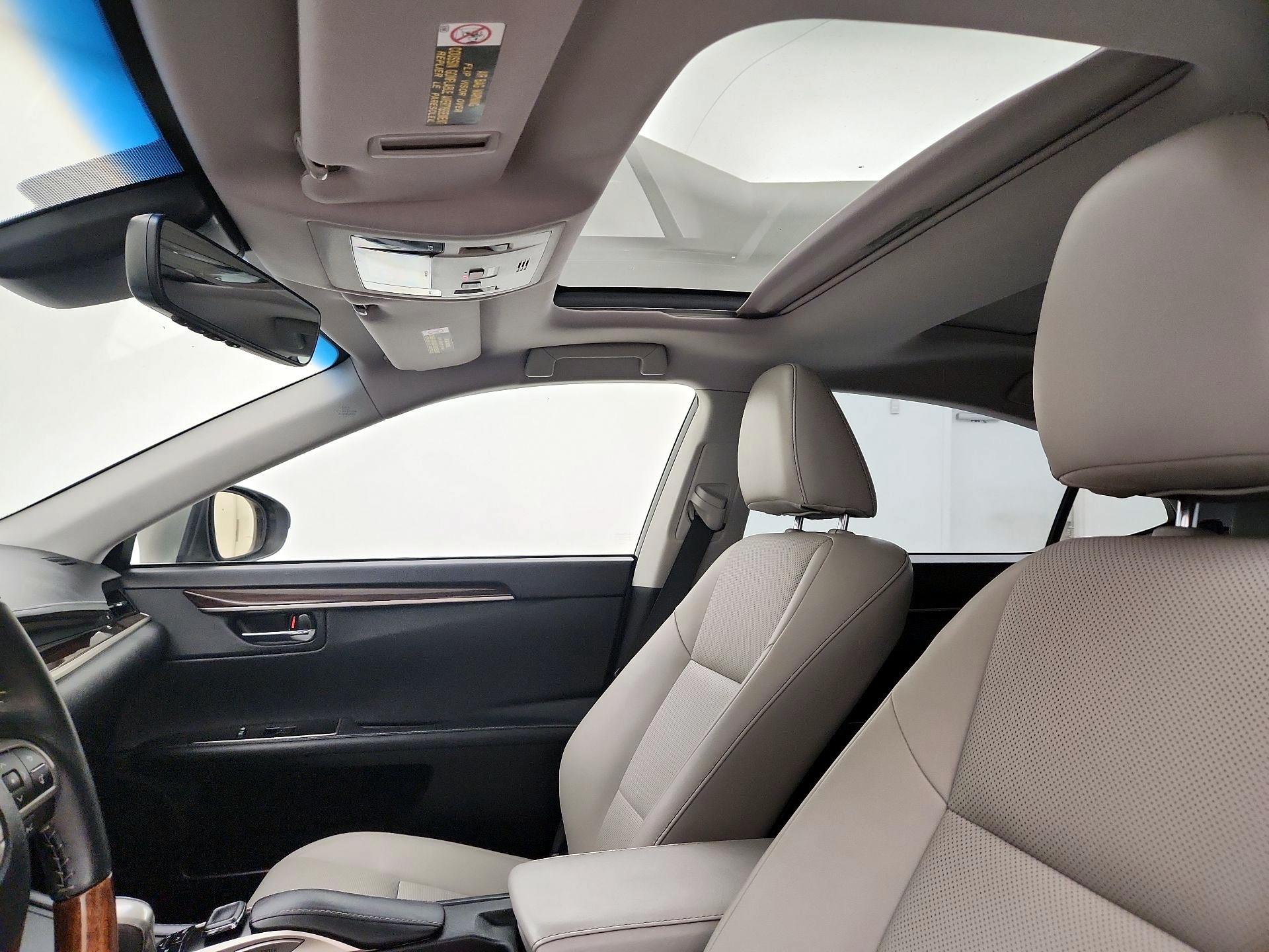 Thumbnail: 2017 Lexus ES - 19