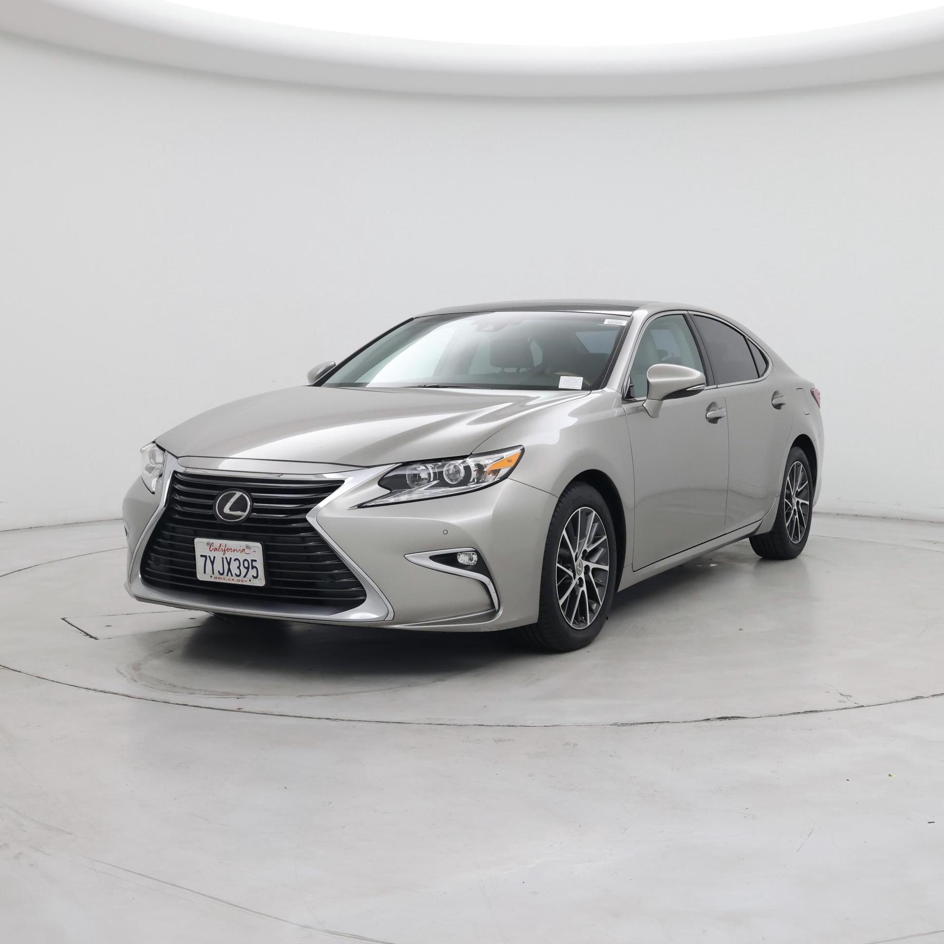 Thumbnail: 2017 Lexus ES - 4