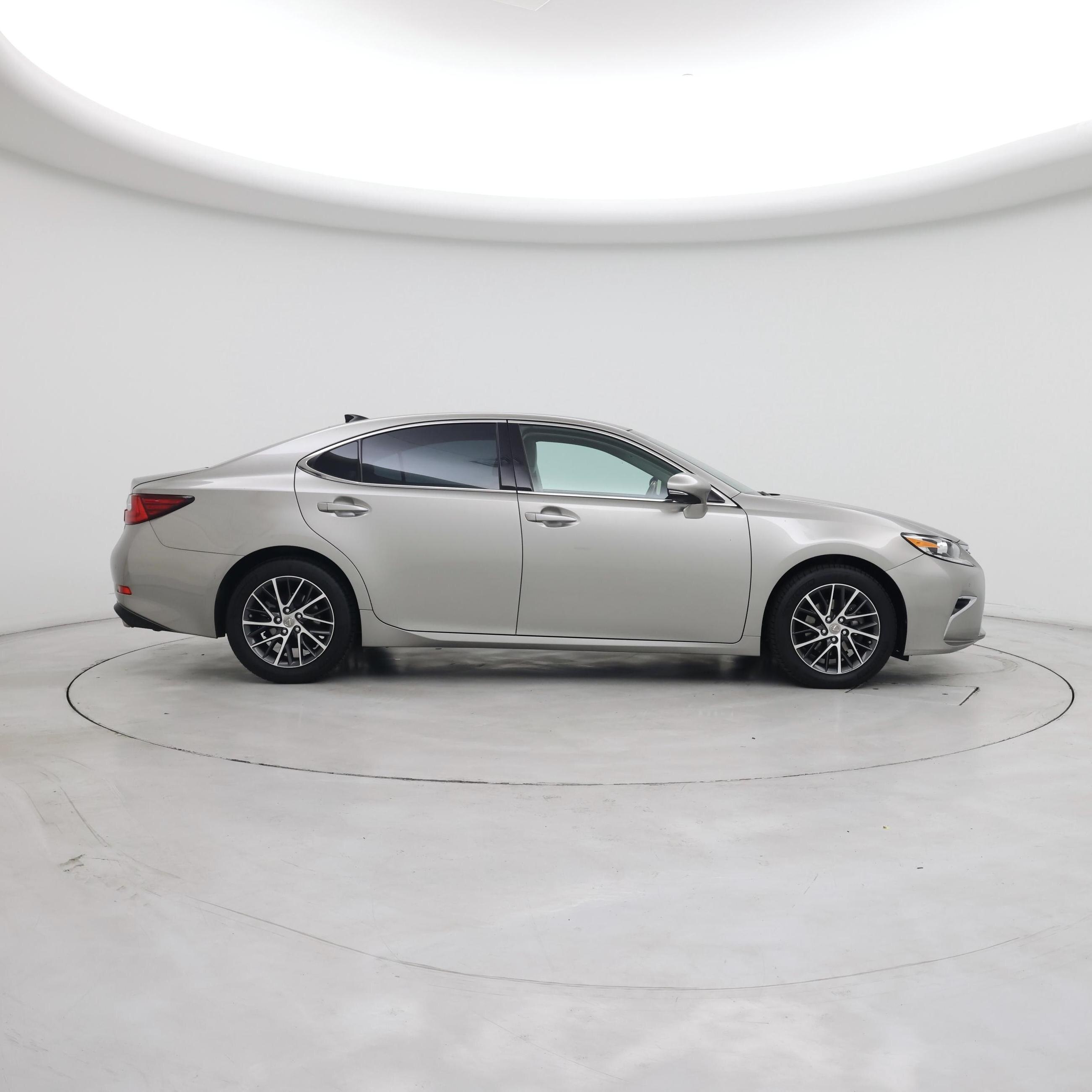 Thumbnail: 2017 Lexus ES - 7