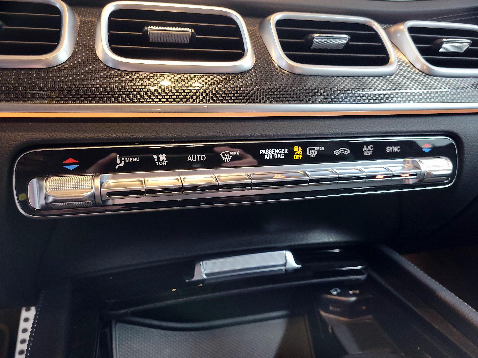 Thumbnail: 2022 Mercedes-Benz GLS - 17