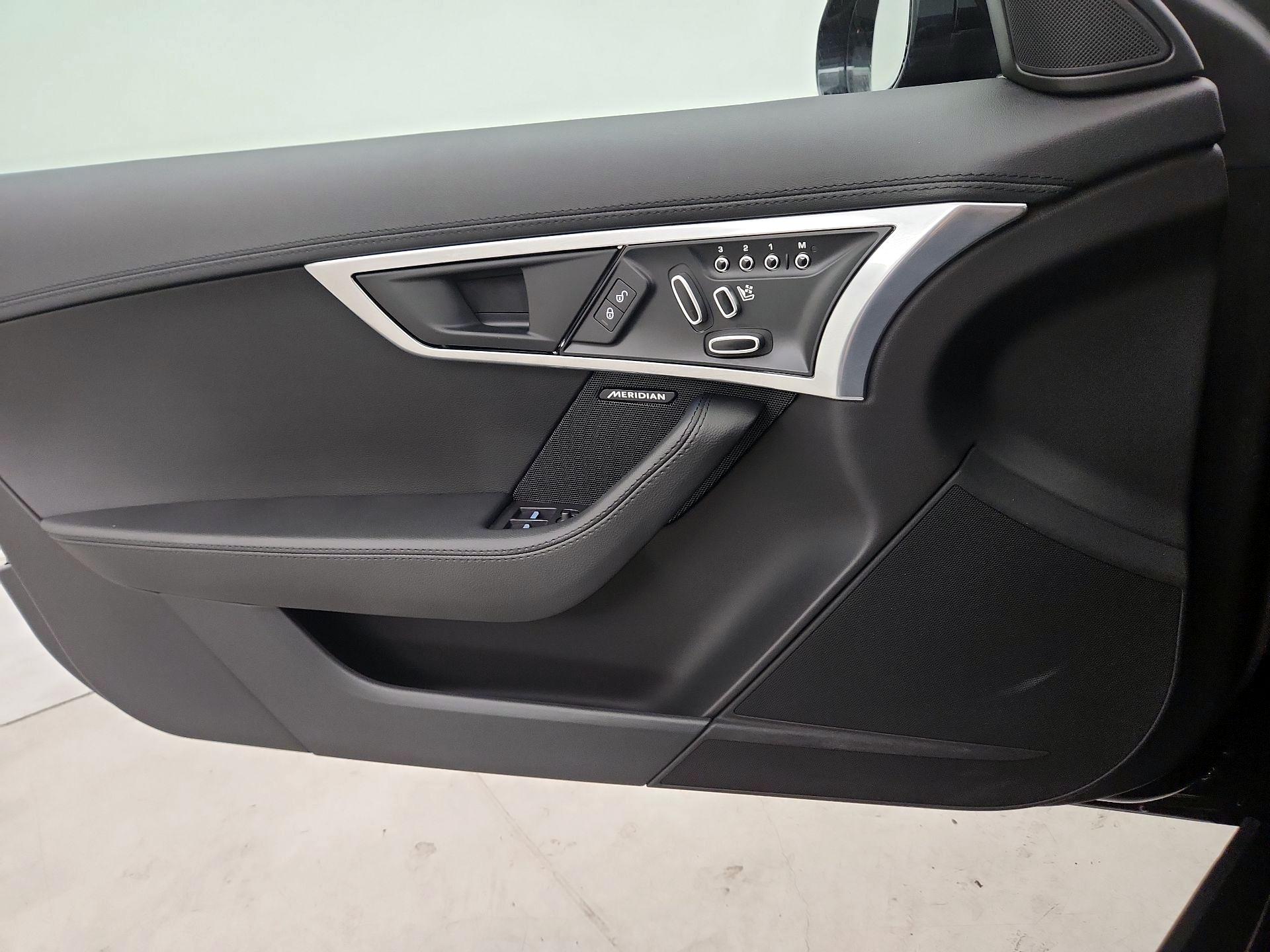 Thumbnail: 2019 Jaguar F-Type - 12