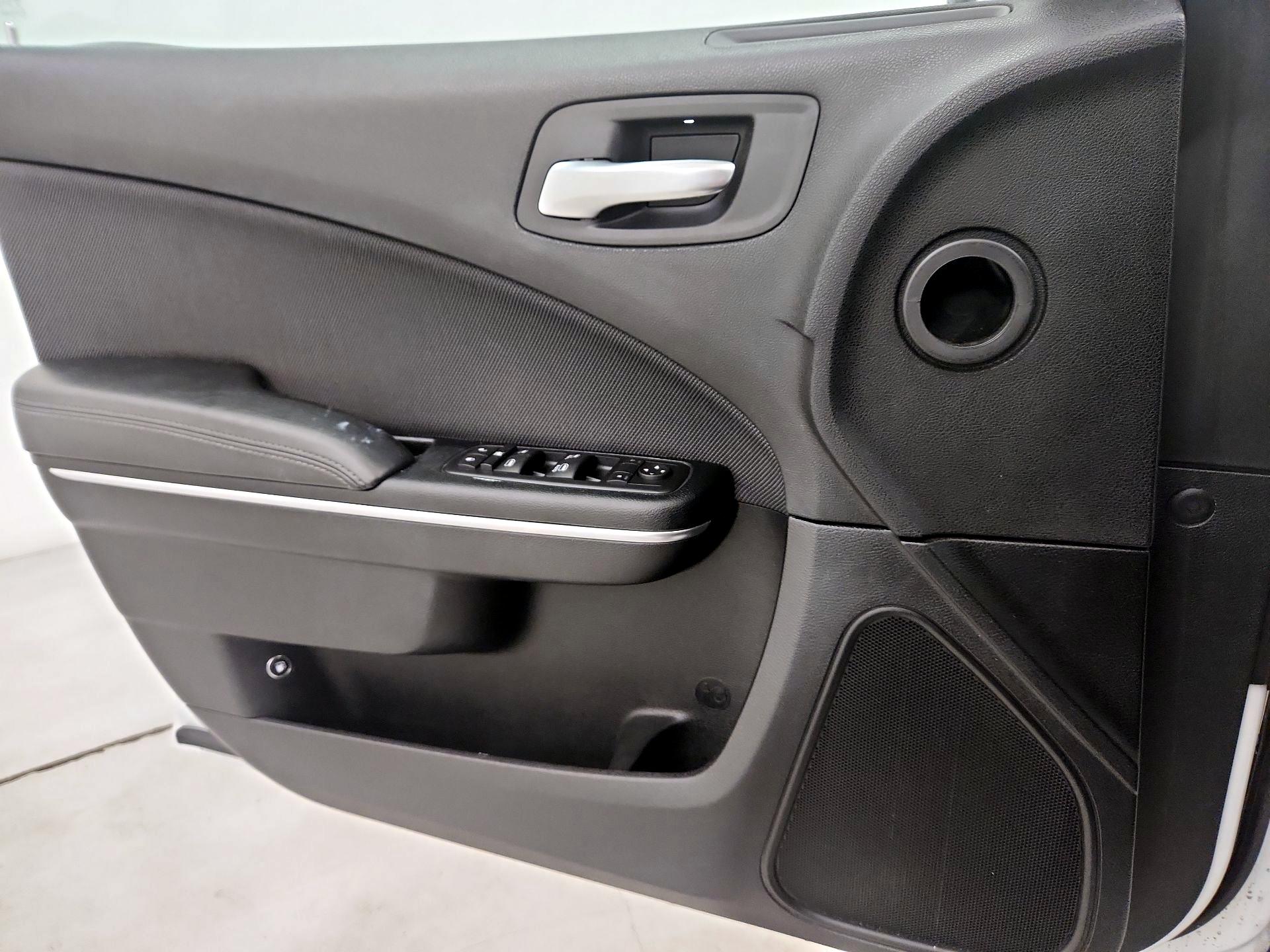 Thumbnail: 2016 Dodge Charger - 12
