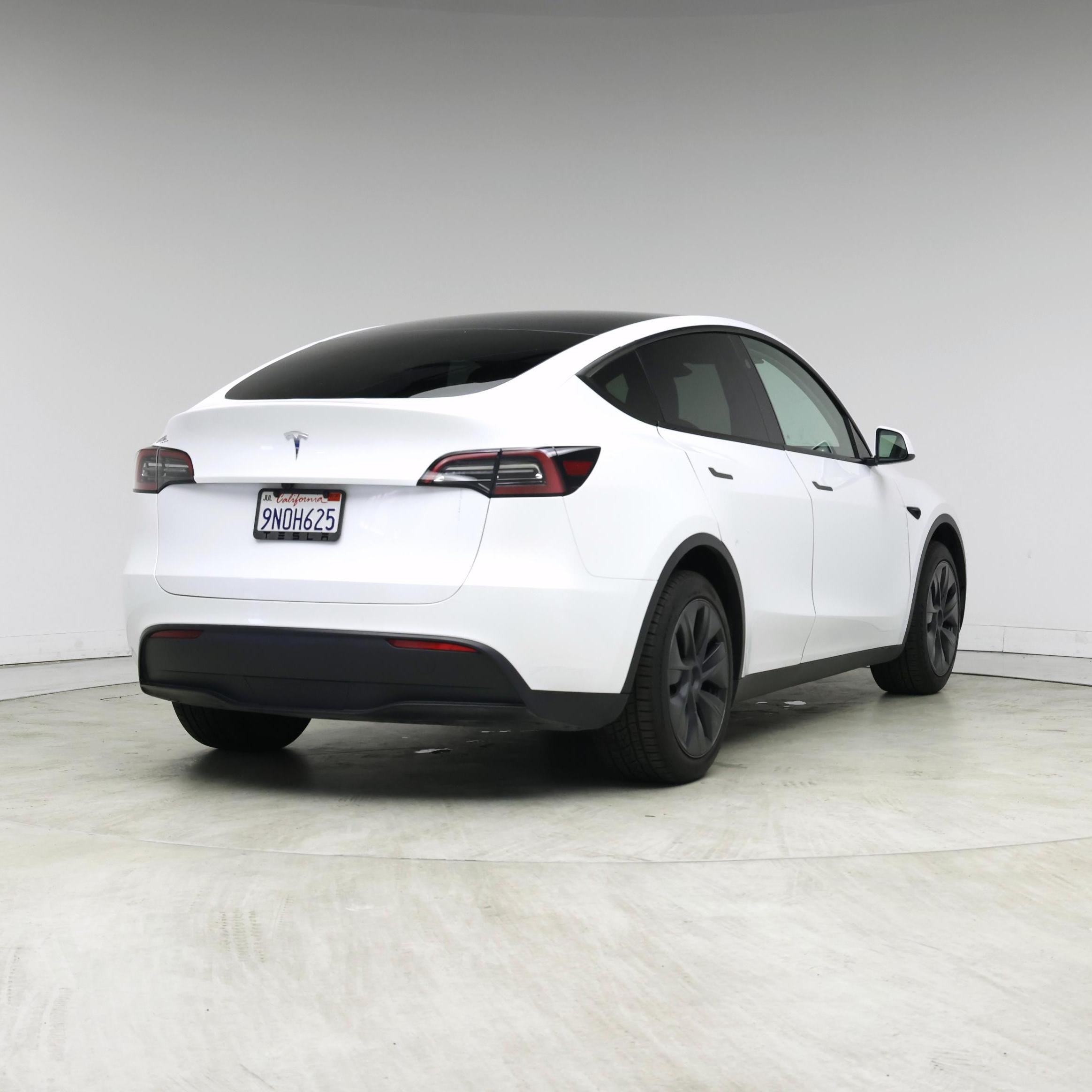 Thumbnail: 2024 Tesla Model Y - 8