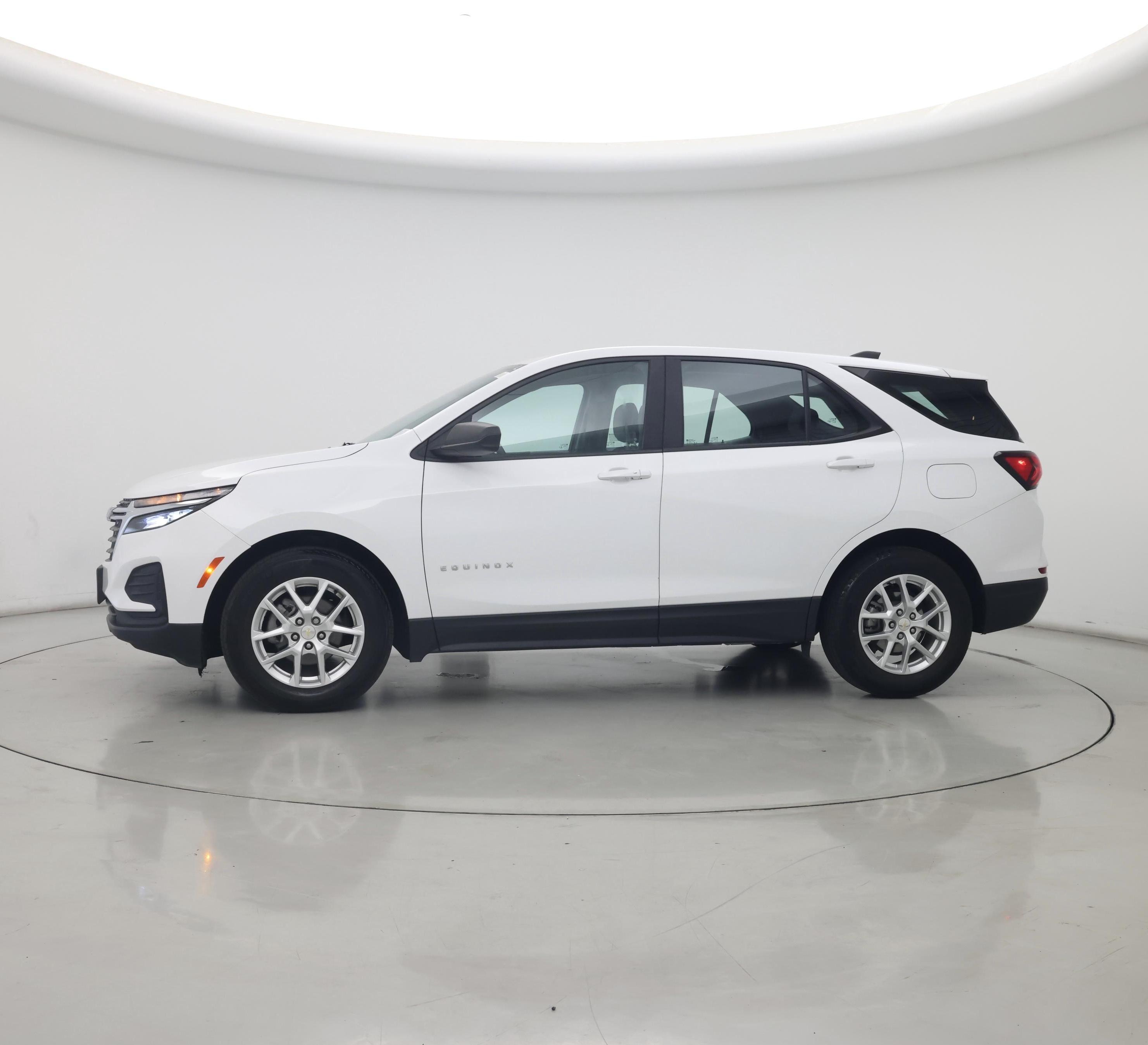 Thumbnail: 2022 Chevrolet Equinox - 3