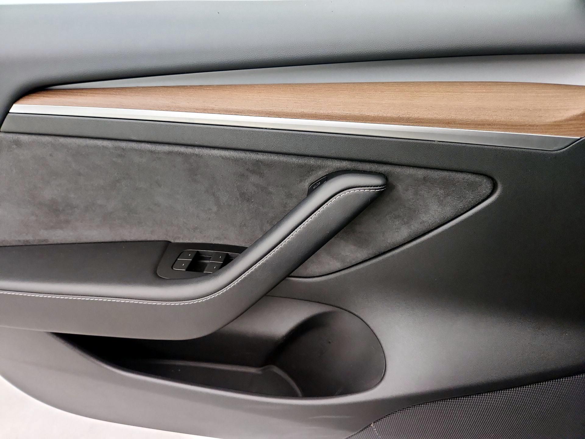 Thumbnail: 2023 Tesla Model 3 - 12