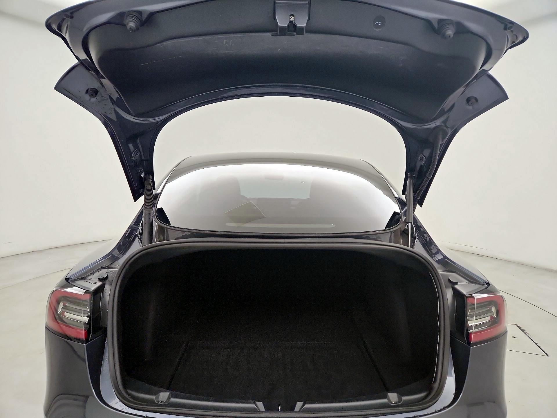 Thumbnail: 2023 Tesla Model 3 - 19