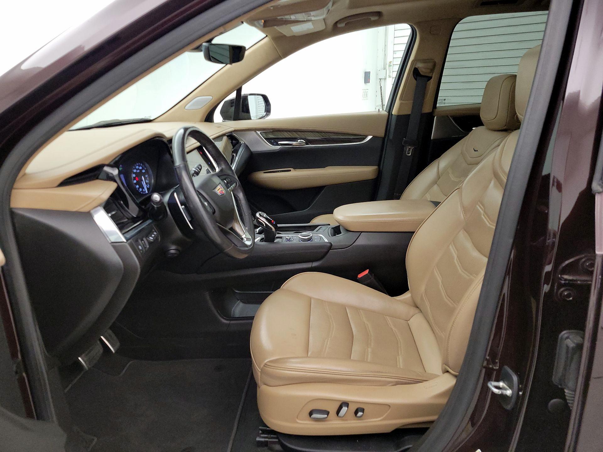 Thumbnail: 2020 Cadillac XT6 - 11