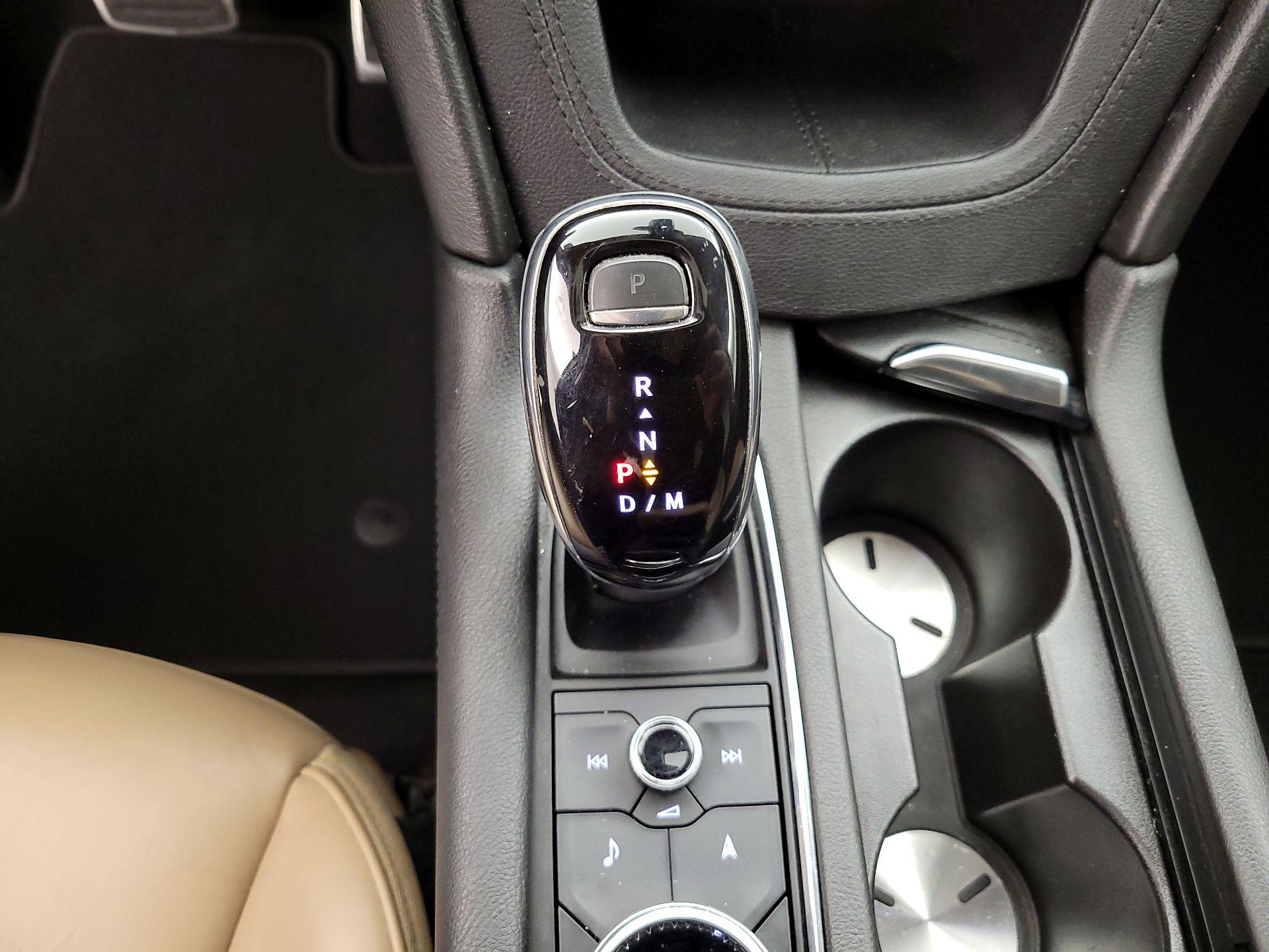 Thumbnail: 2020 Cadillac XT6 - 17