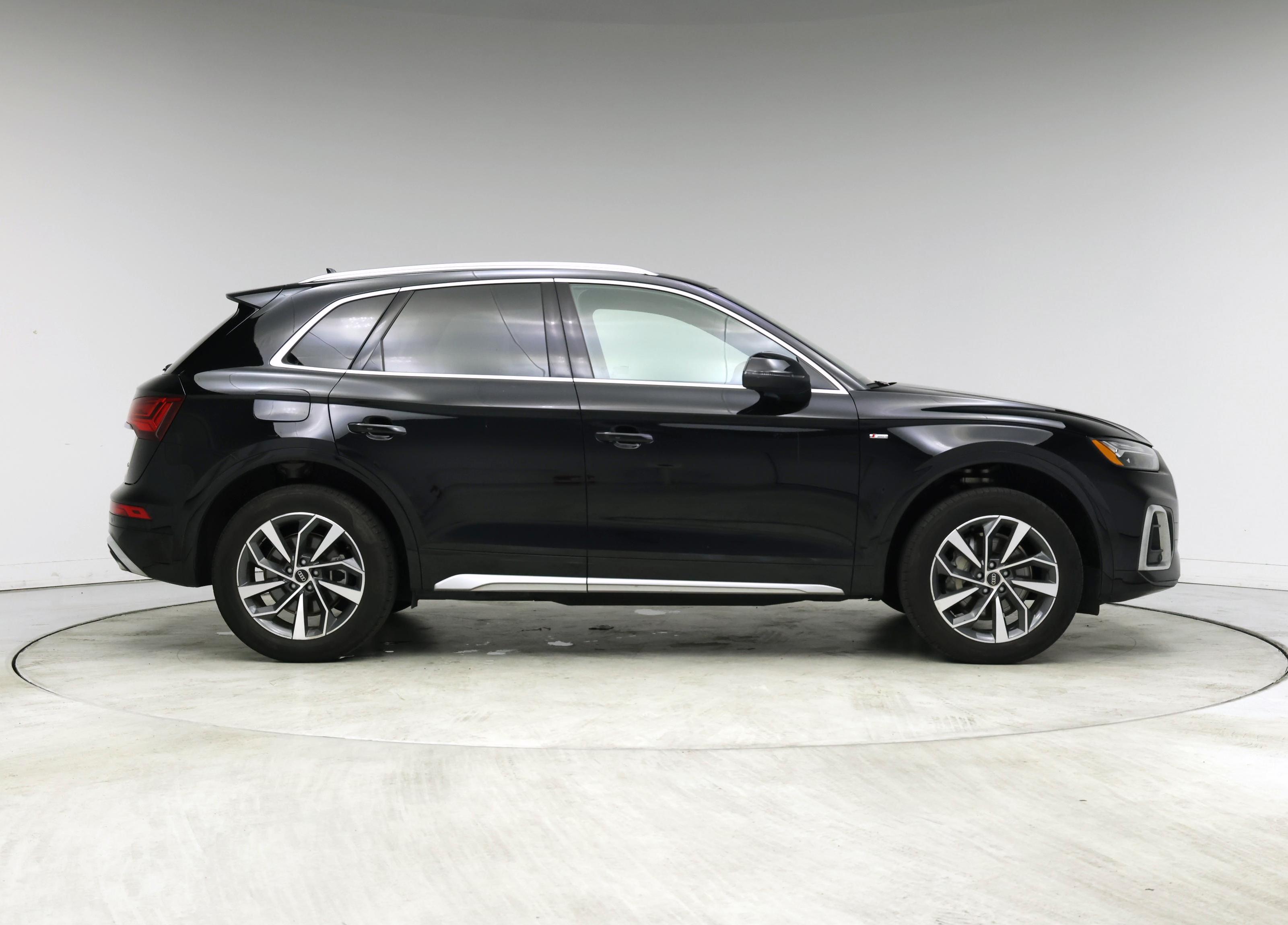Thumbnail: 2023 Audi Q5 - 7