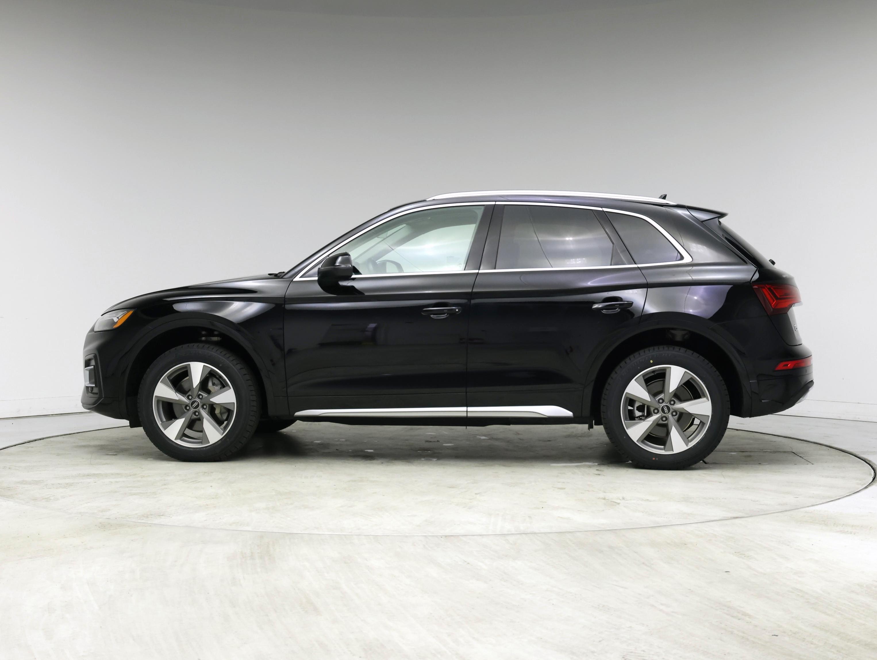 Thumbnail: 2023 Audi Q5 - 3