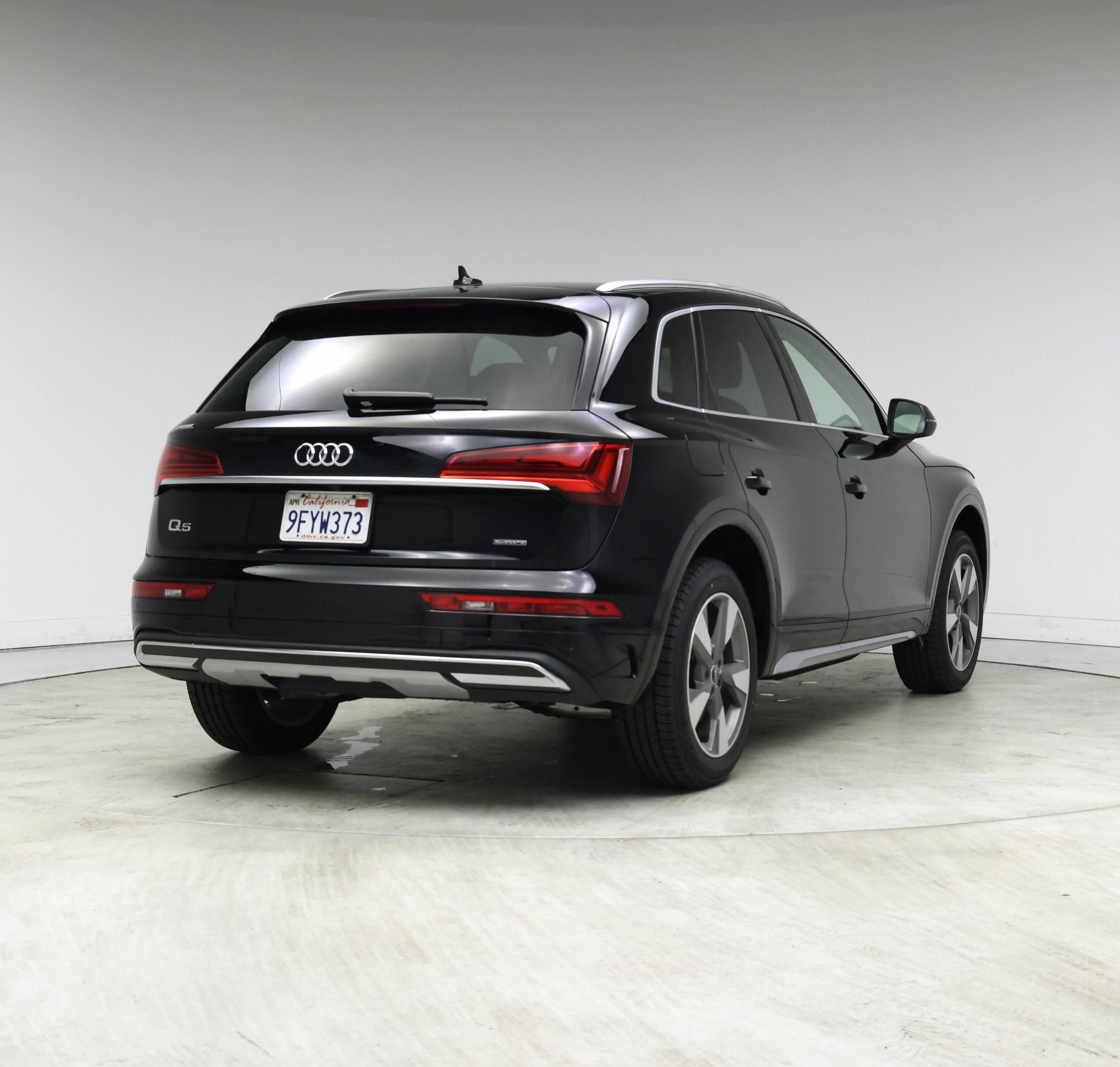 Thumbnail: 2023 Audi Q5 - 8