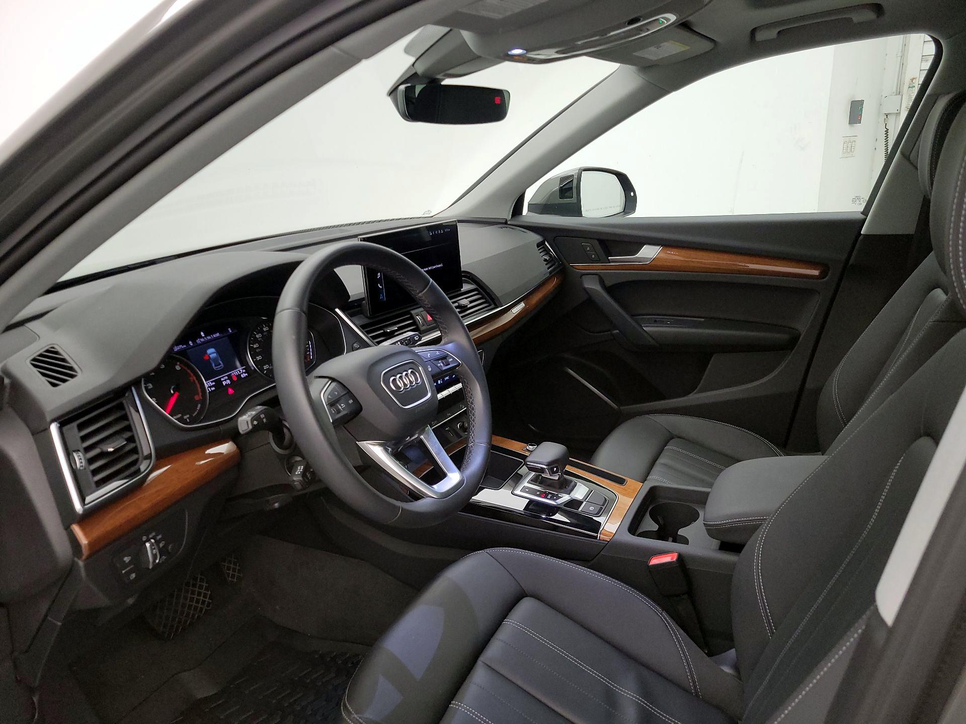 Thumbnail: 2023 Audi Q5 - 11