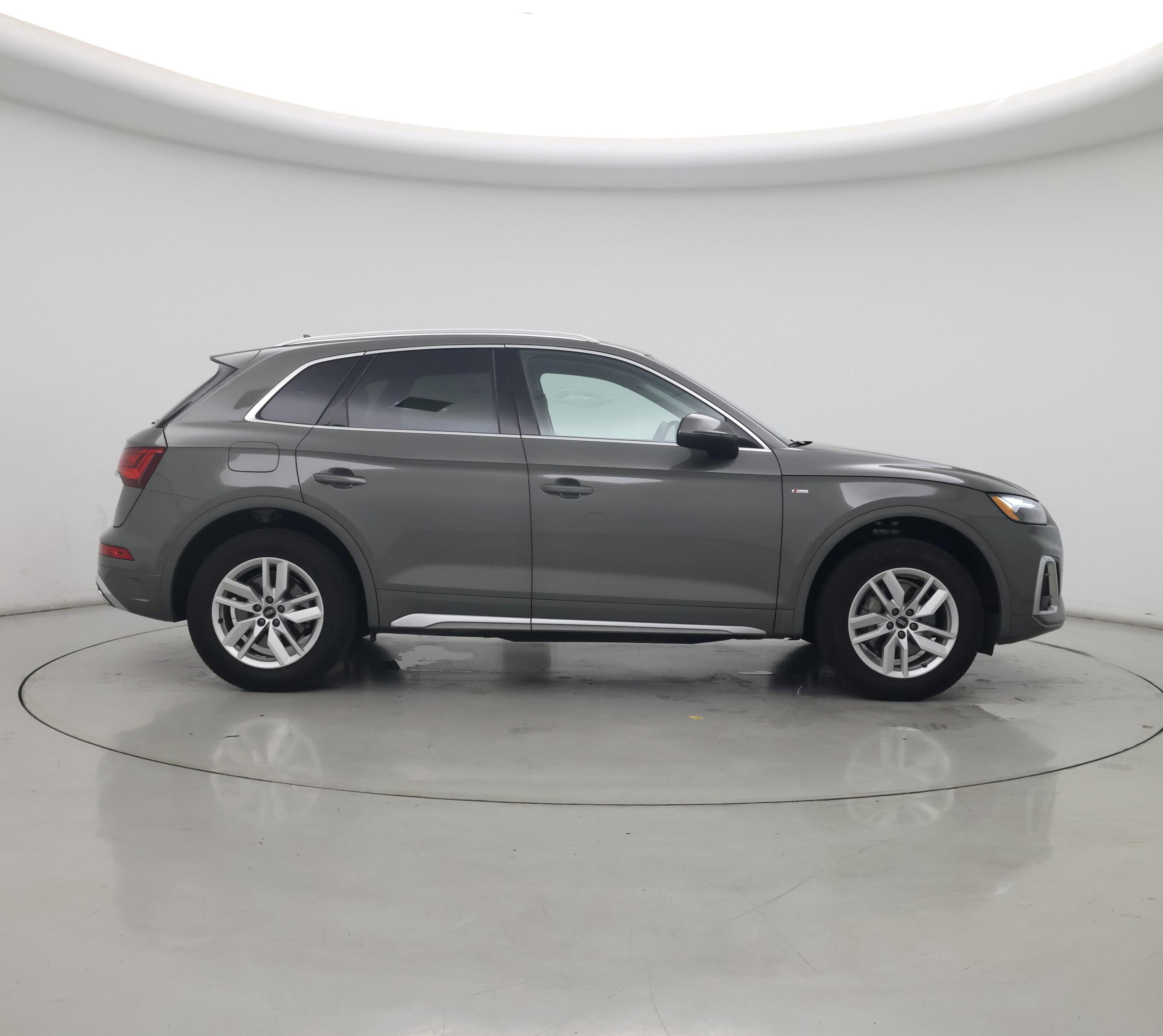 Thumbnail: 2023 Audi Q5 - 7