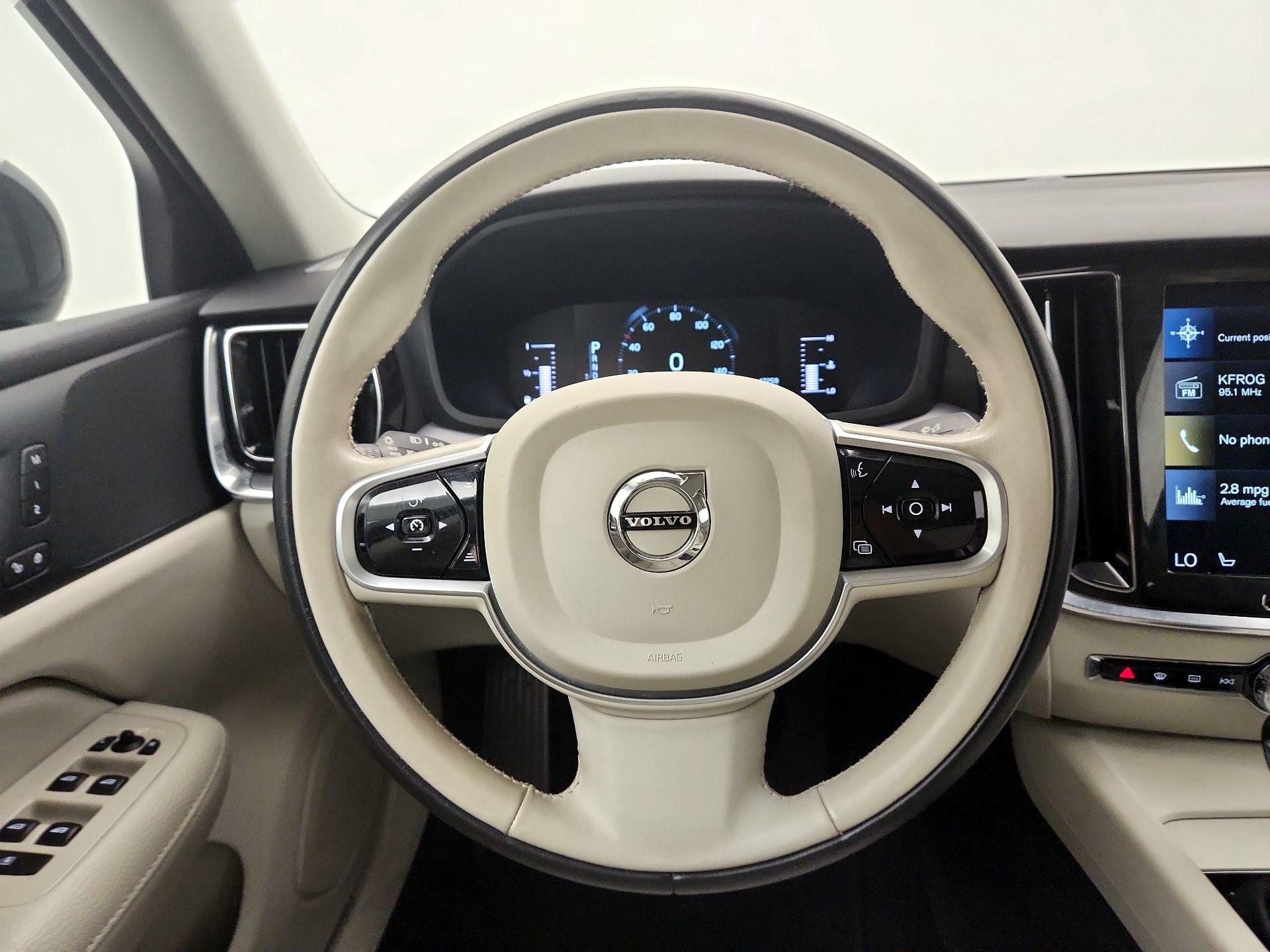 Thumbnail: 2019 Volvo S60 - 10