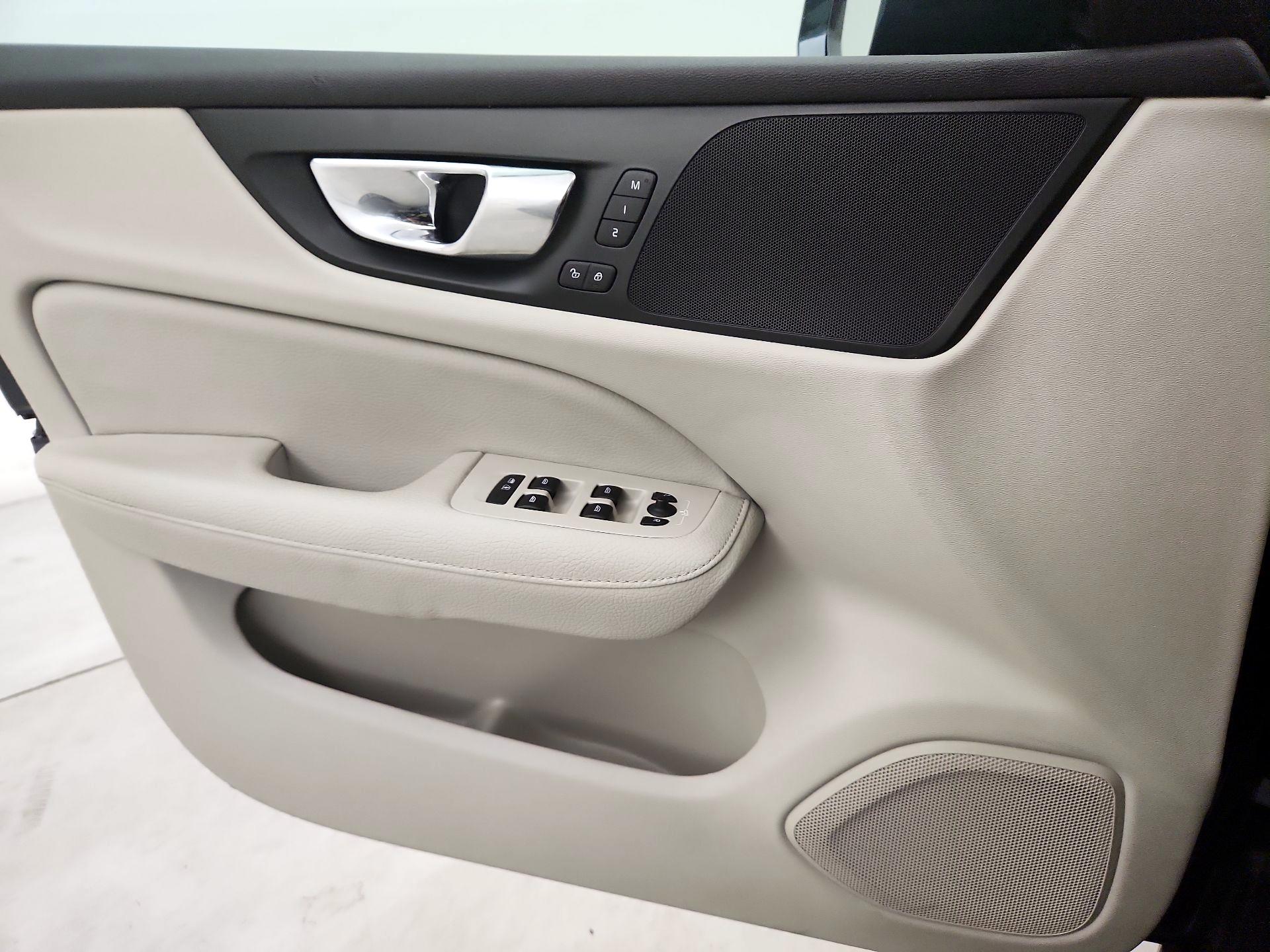 Thumbnail: 2019 Volvo S60 - 12