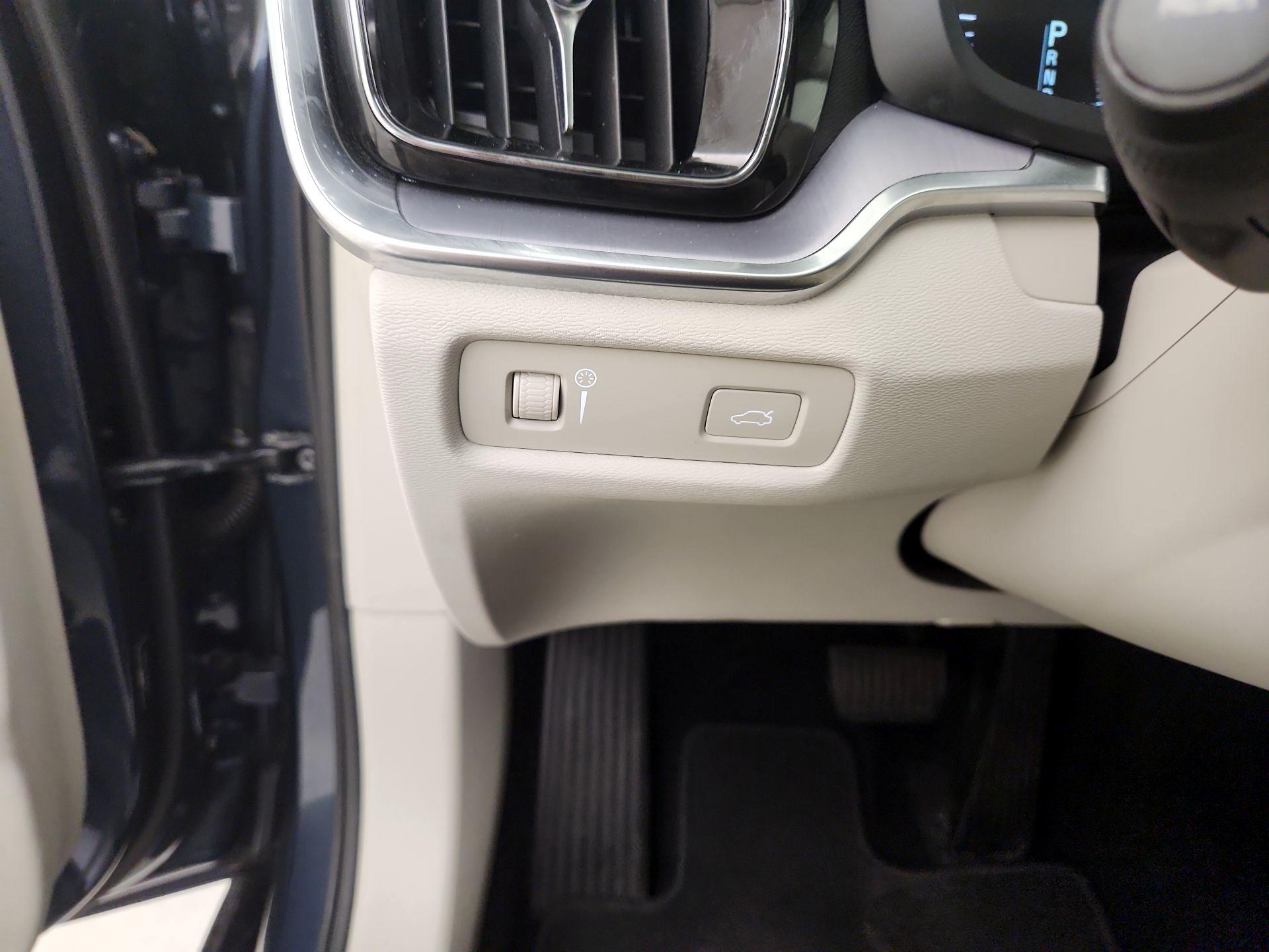Thumbnail: 2019 Volvo S60 - 13