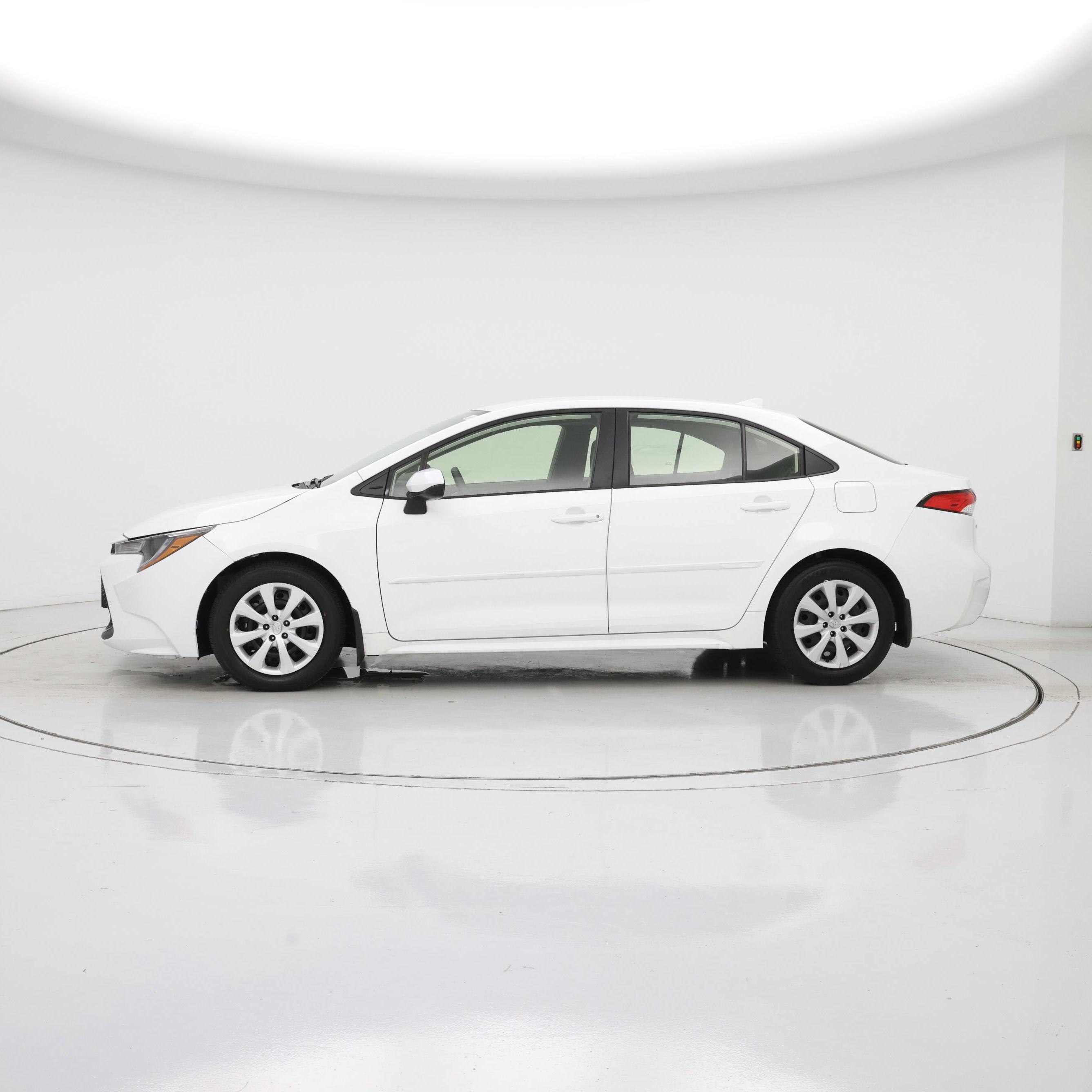 Thumbnail: 2022 Toyota Corolla - 3