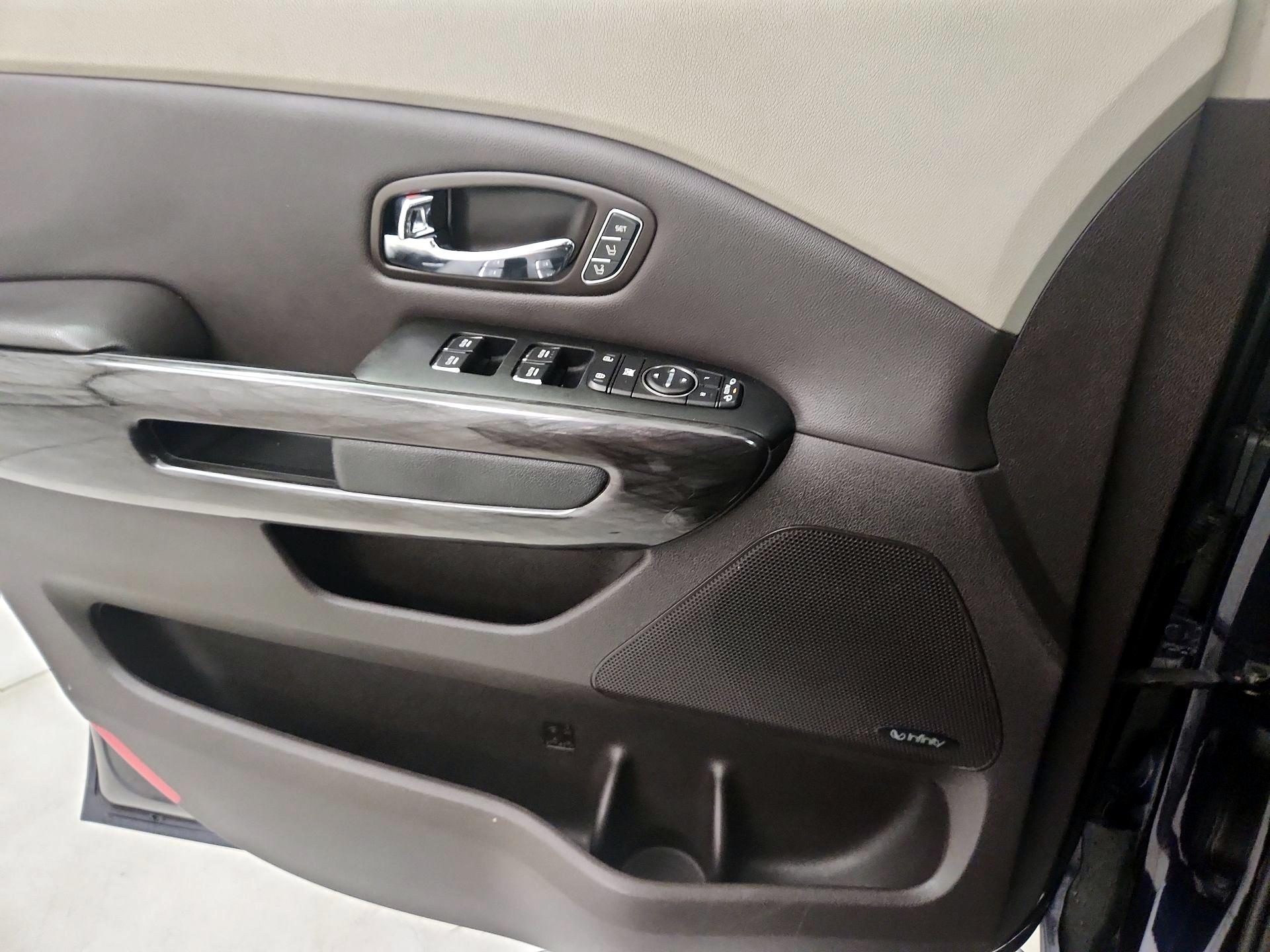 Thumbnail: 2018 Kia Sedona - 12