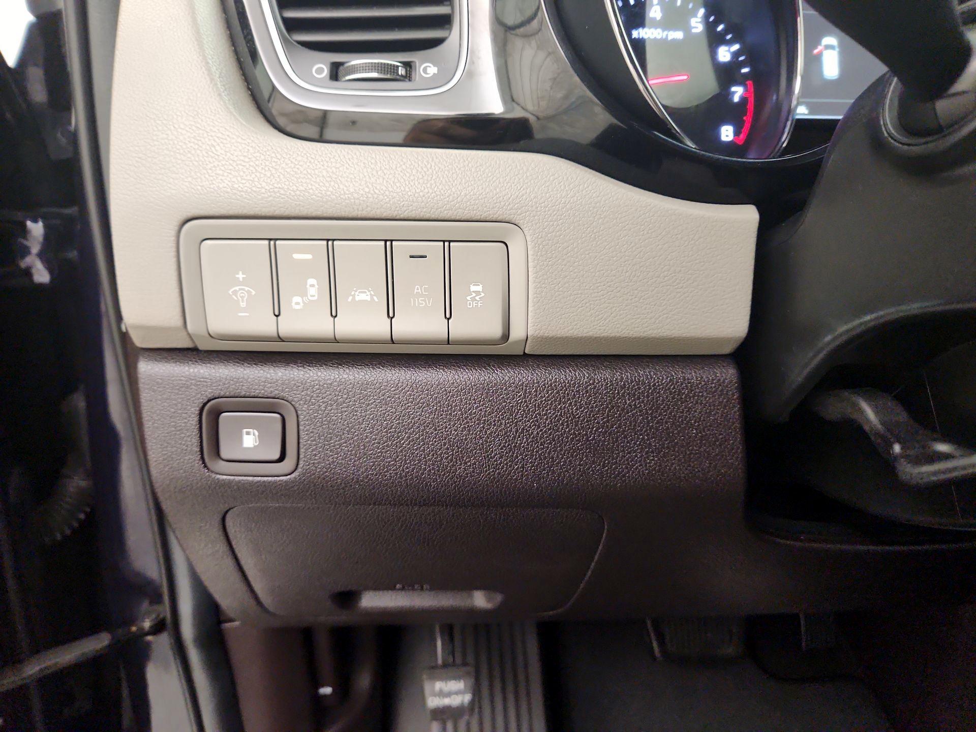 Thumbnail: 2018 Kia Sedona - 13