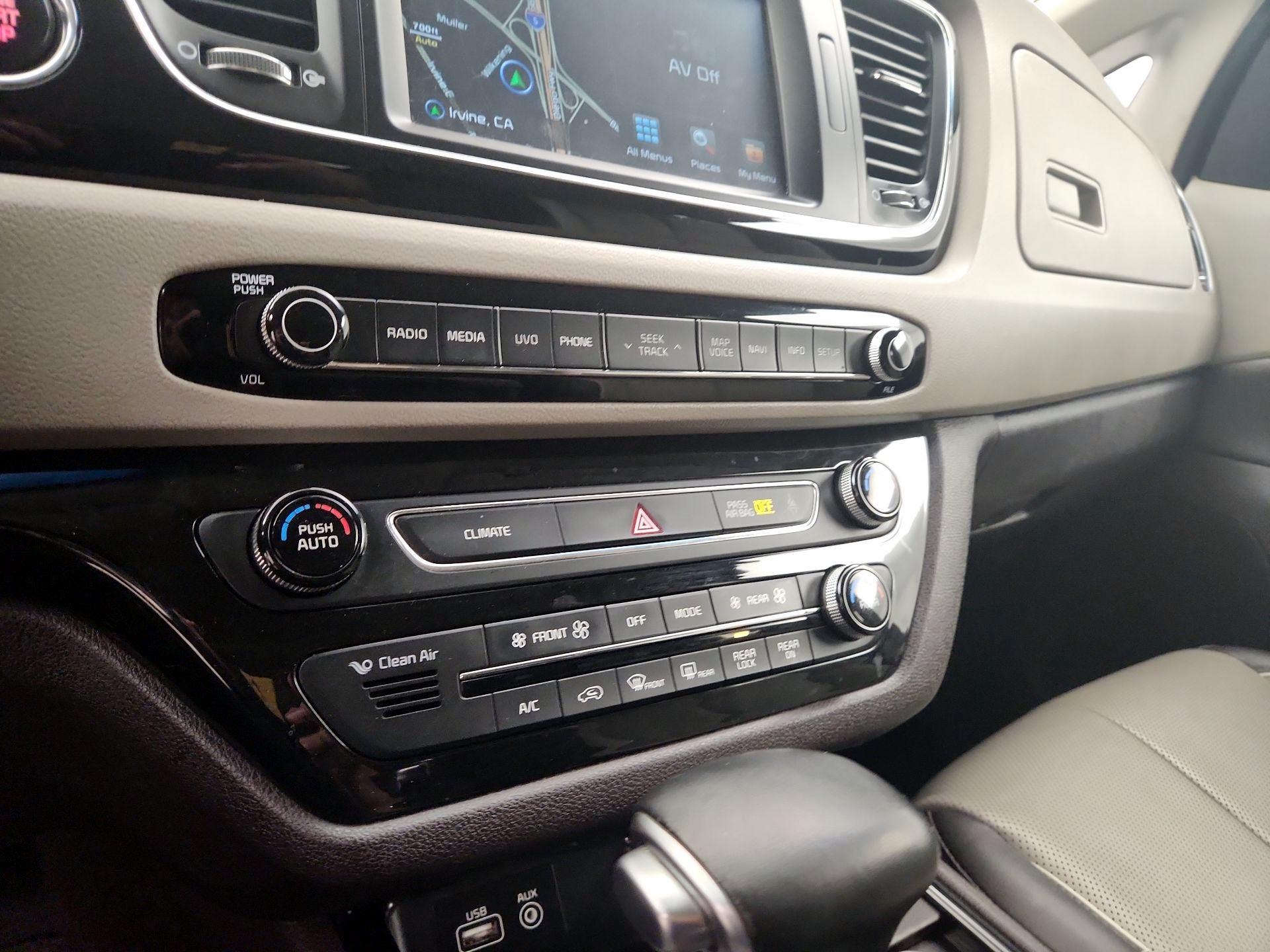 Thumbnail: 2018 Kia Sedona - 17