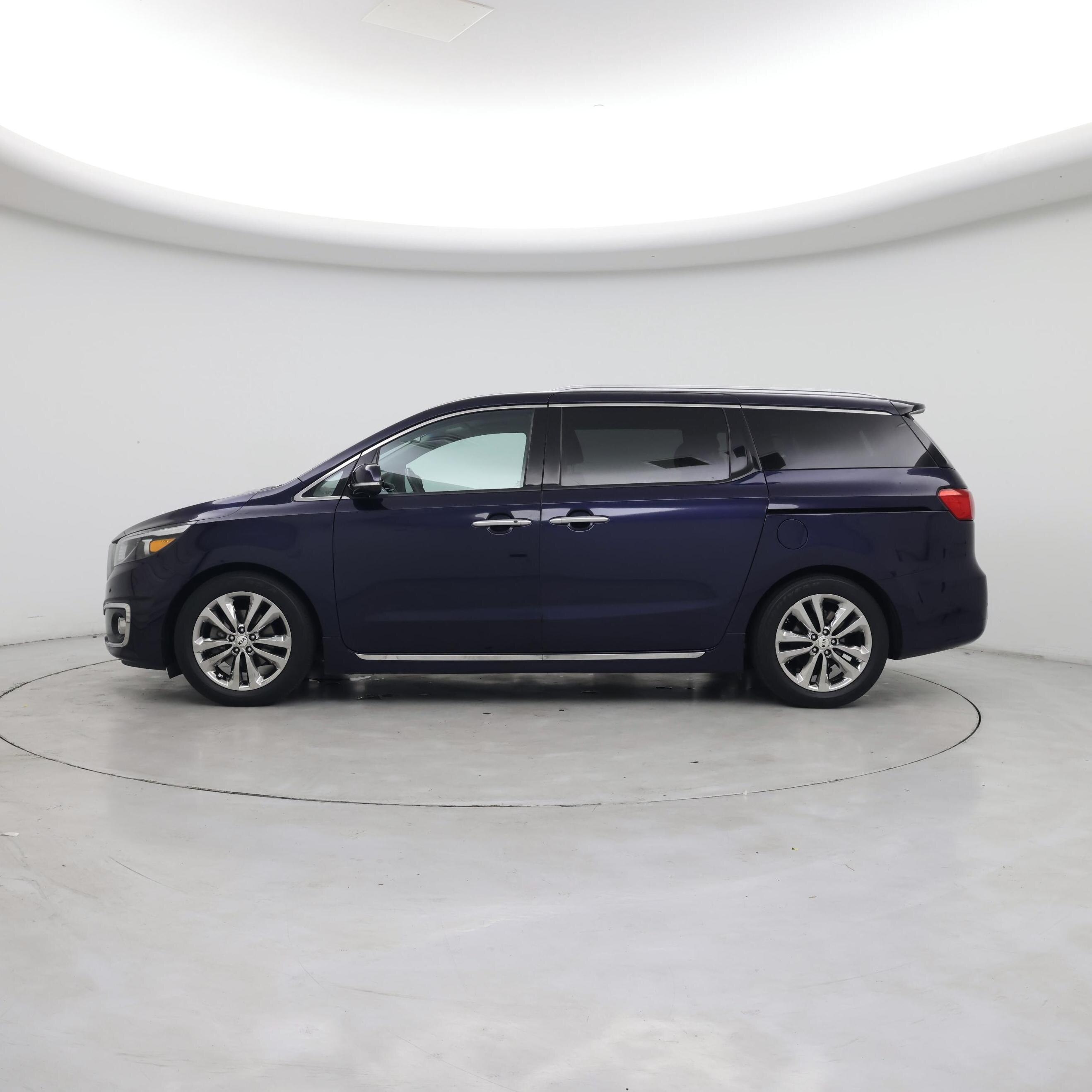 Thumbnail: 2018 Kia Sedona - 3