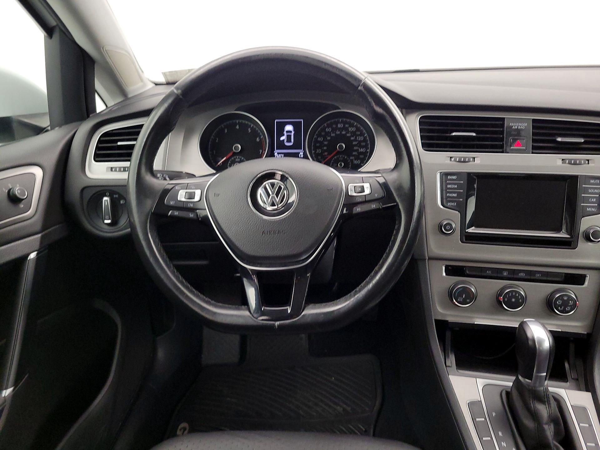 Thumbnail: 2015 Volkswagen Golf - 10