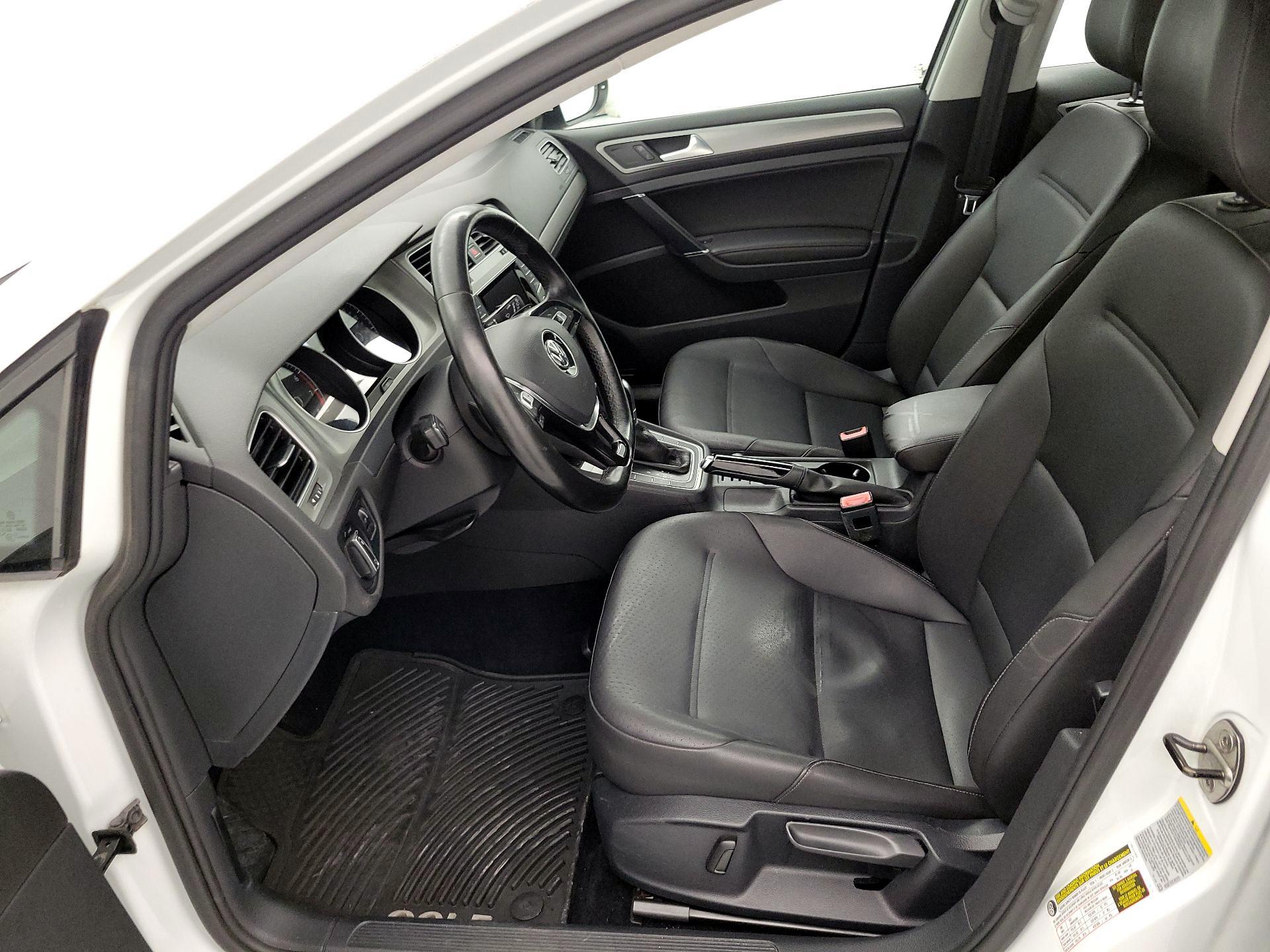 Thumbnail: 2015 Volkswagen Golf - 11