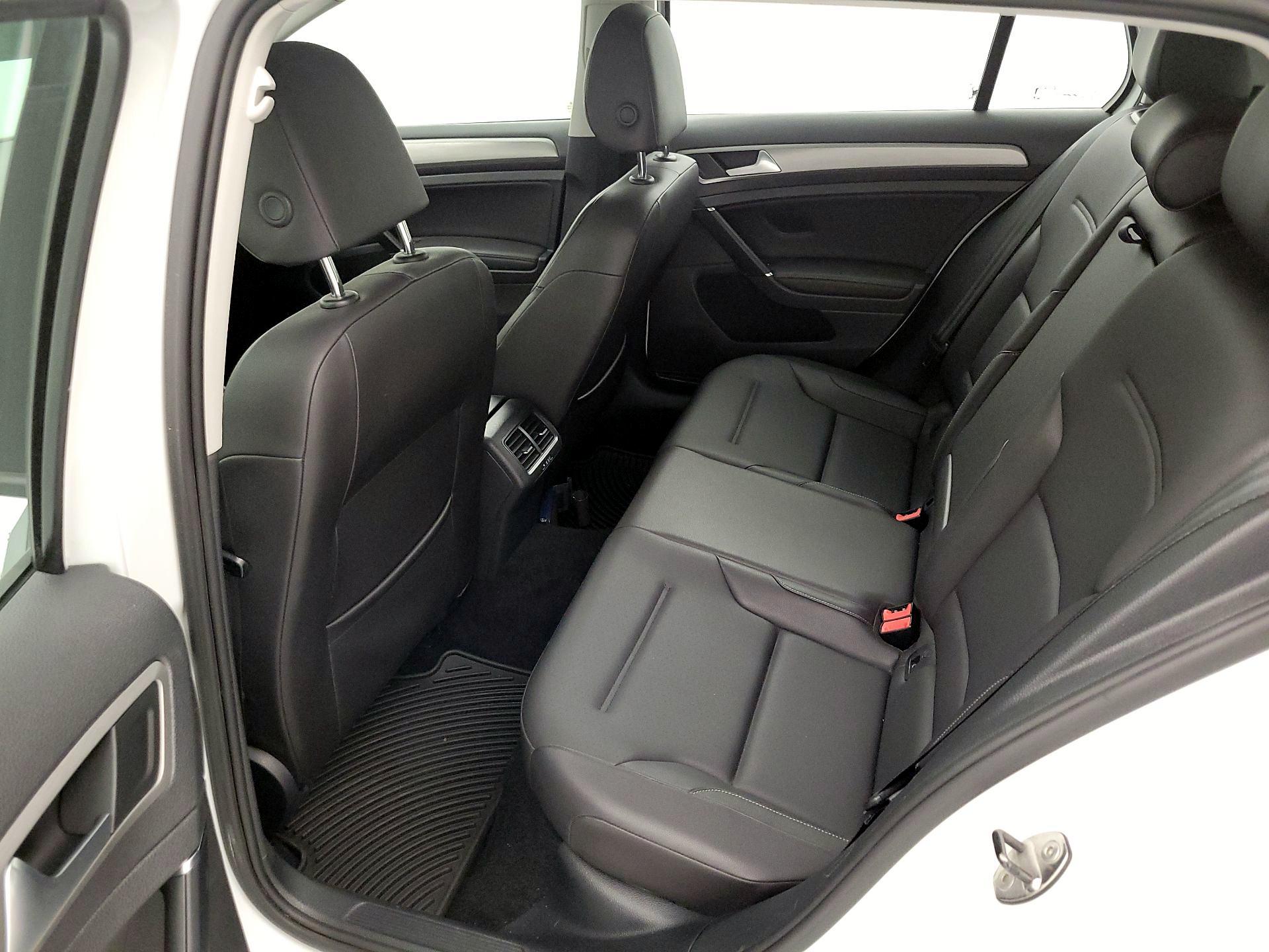 Thumbnail: 2015 Volkswagen Golf - 18