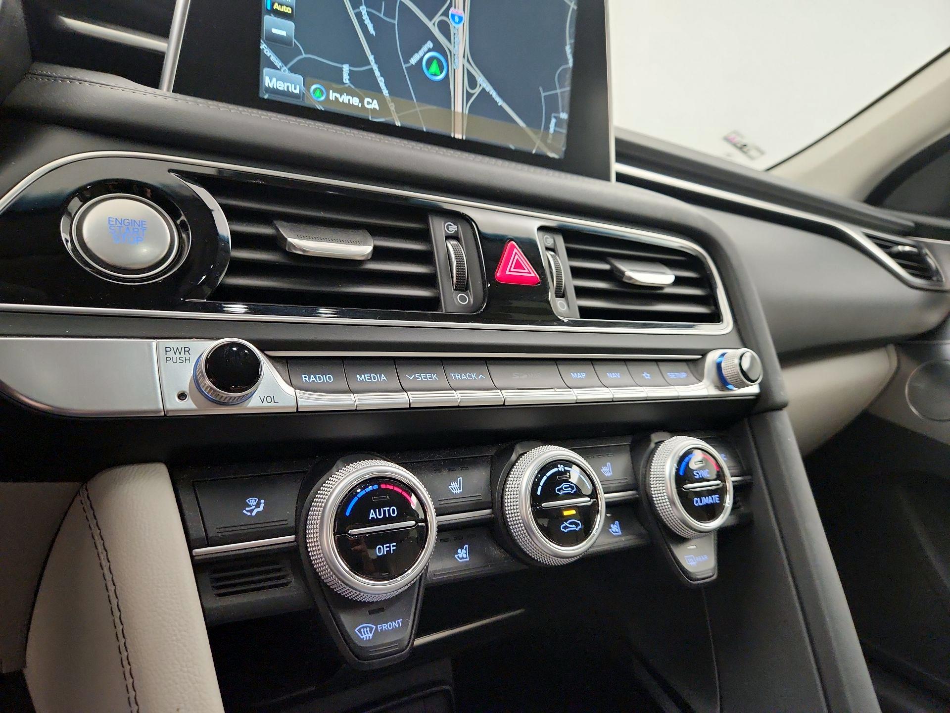 Thumbnail: 2019 Genesis G70 - 17