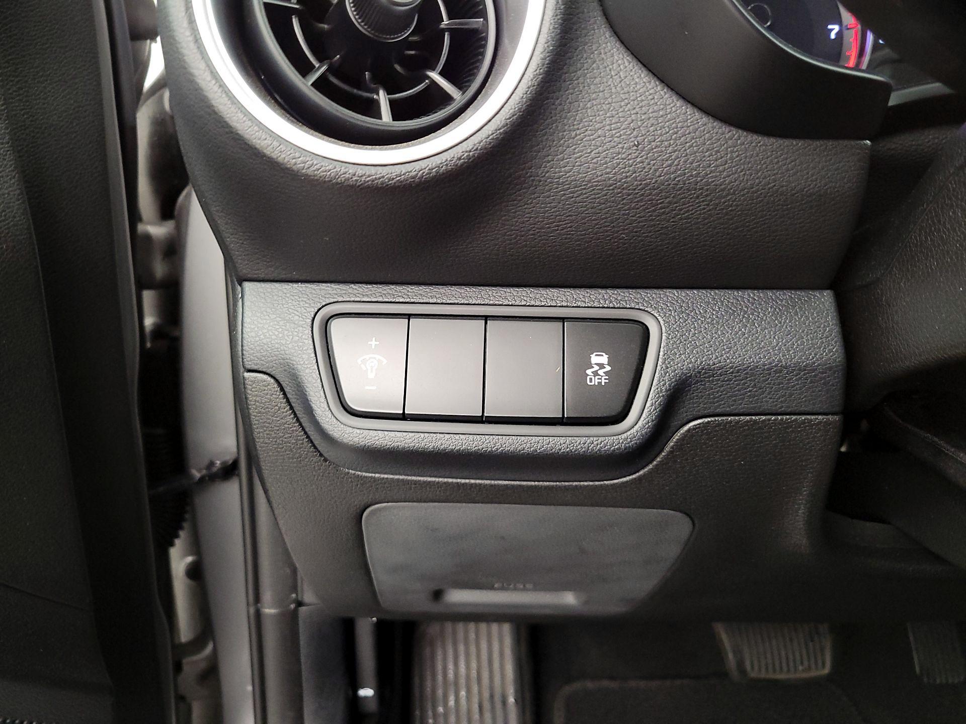 Thumbnail: 2022 Kia Forte - 13